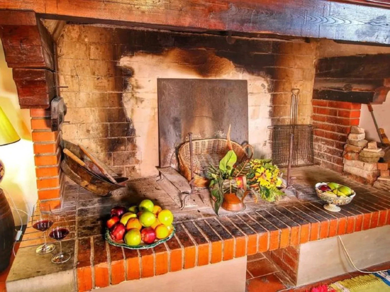 Le Corniole mit Pool, Jacuzzi und Grill - Image-tags.info