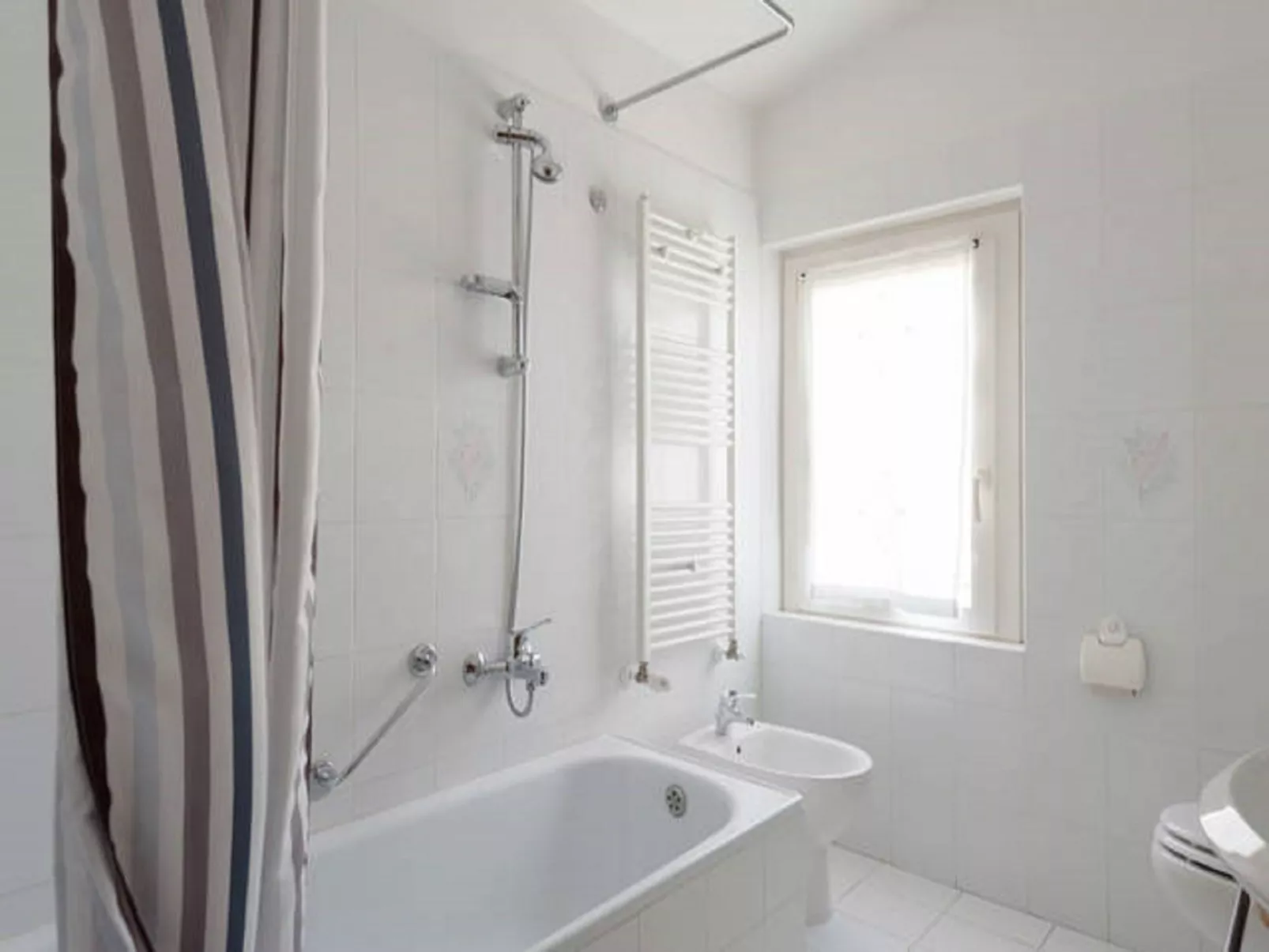 Ferienzimmer in Tolasudolsa Zimmer Frühstück - Binnen