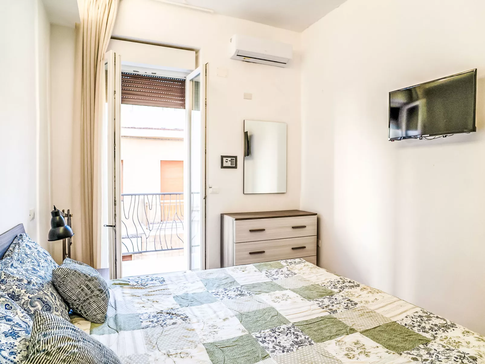 Termoli Down Town - Binnen