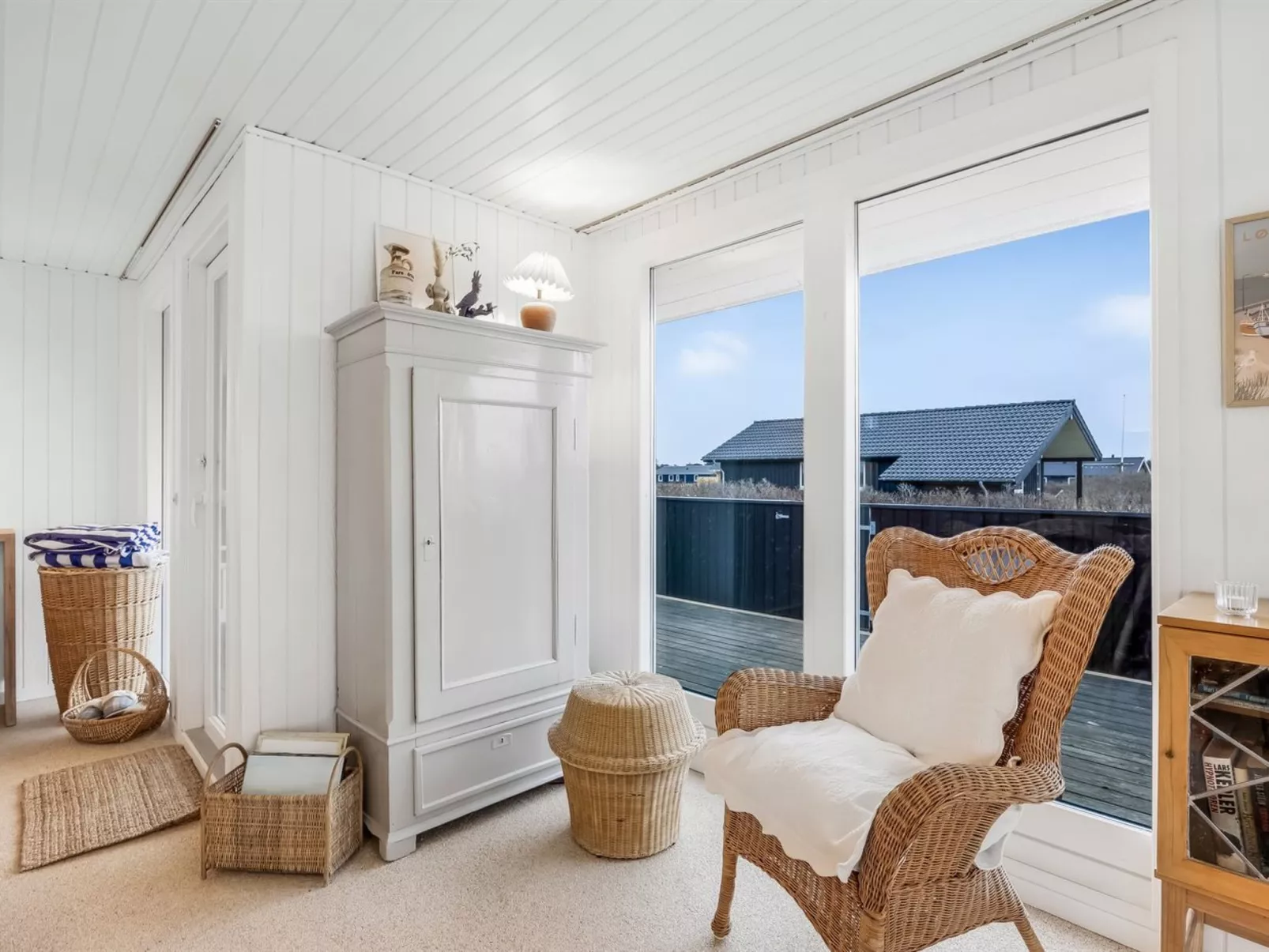 "Alvia" - 250m from the sea - Binnen