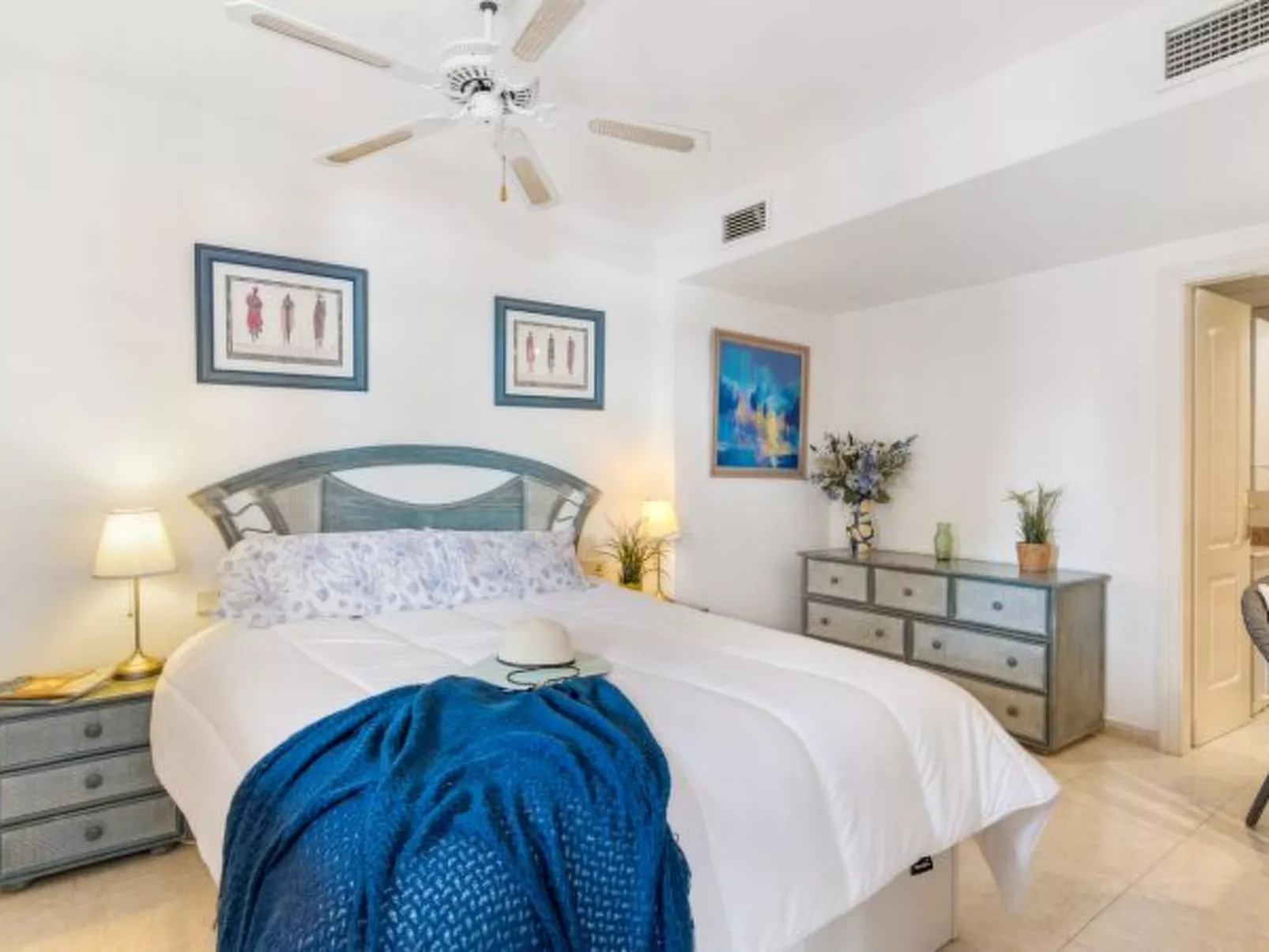 Apartment Zafiro - PlusHolidays - Image-tags.info