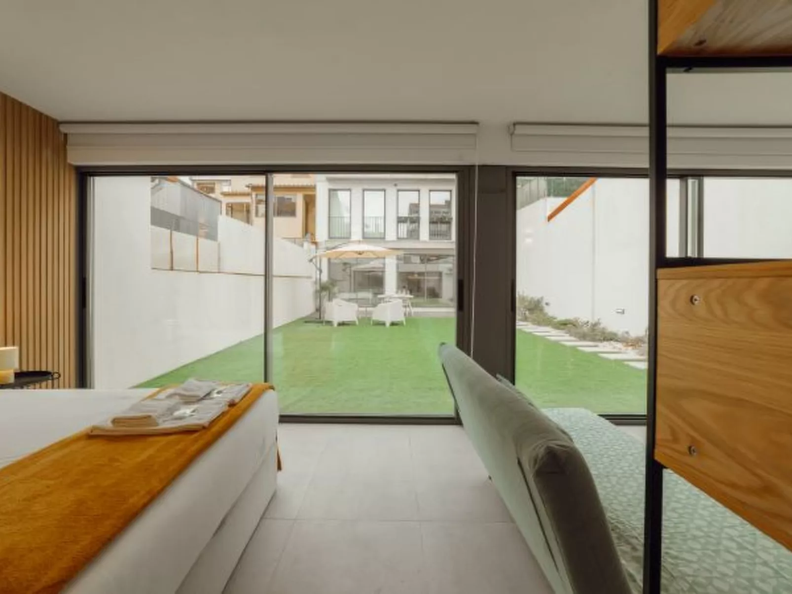 GAIA PREMIUM A WITH TERRACE by VACATIONY - Binnen