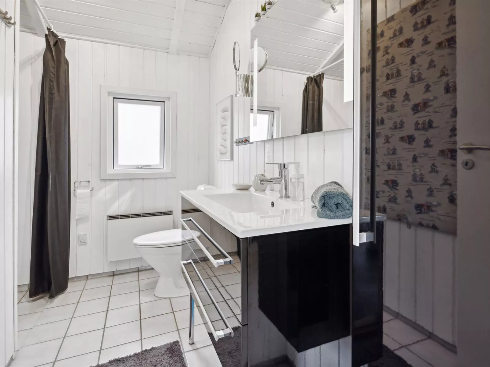 "Hjalmsvider" - 300m from the sea - Binnen