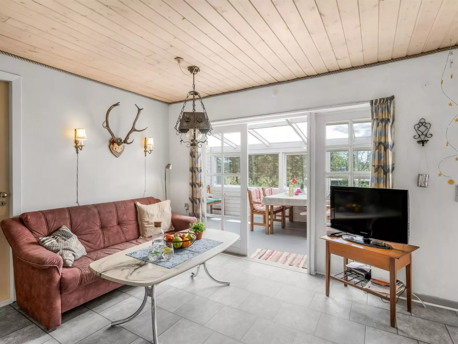 "Jonnhild" - 700m from the sea - Binnen