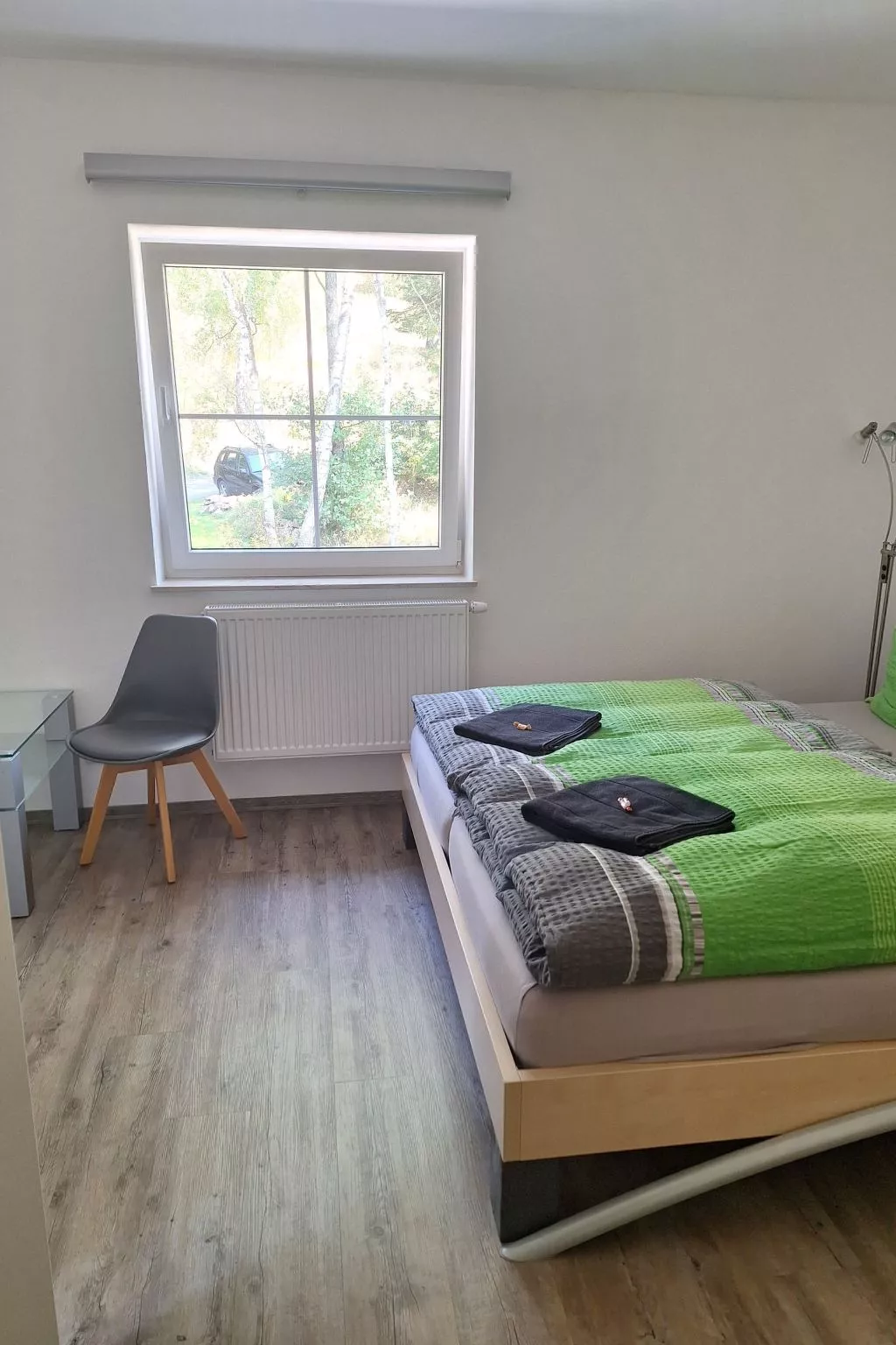 Gästezimmer mit Blick auf die Berge - Image-tags.info