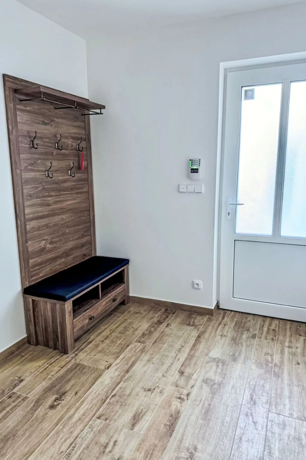 Ground Oasis with Terrace - Binnen