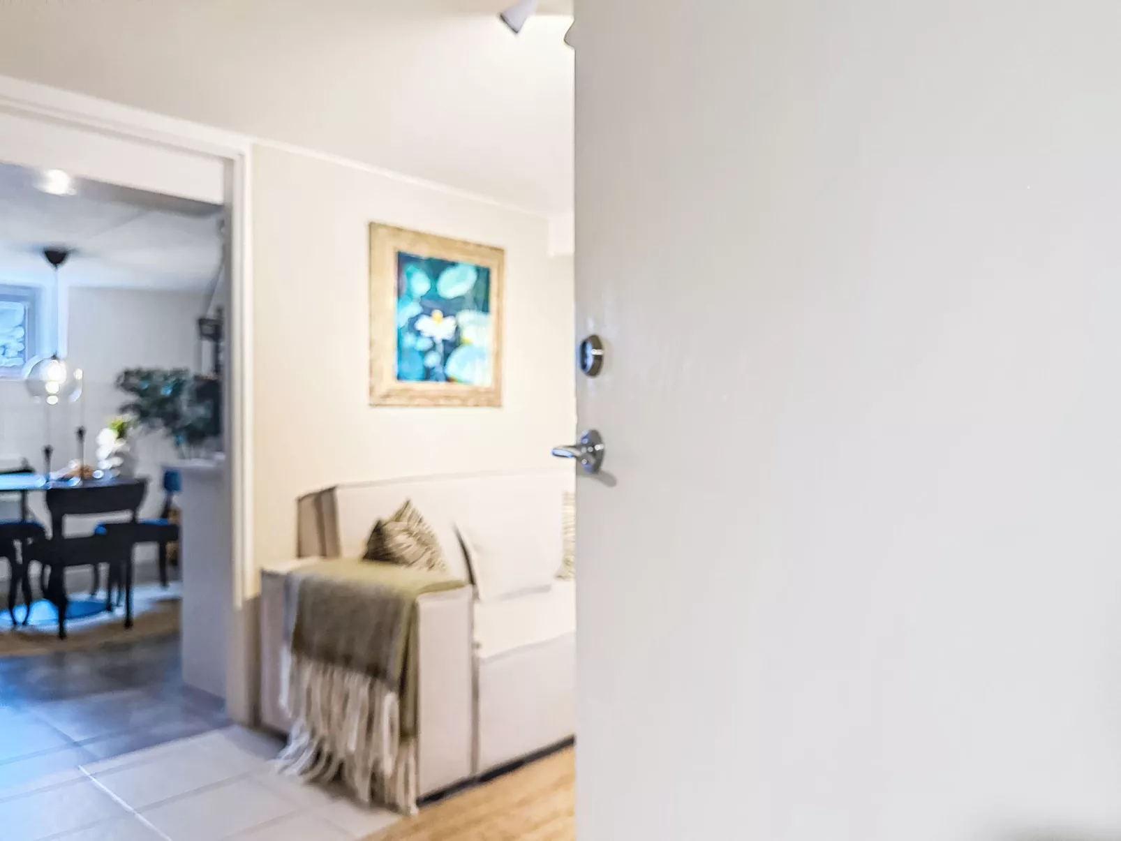 Vårhemsplatsen - Binnen