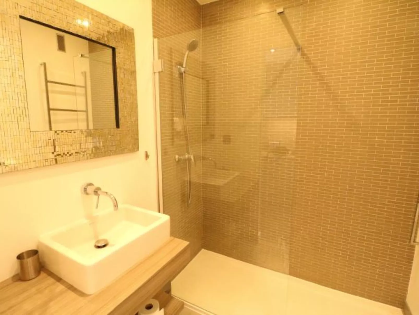 Beautiful studio at the Grand Hotel 138 - Image-tags.info