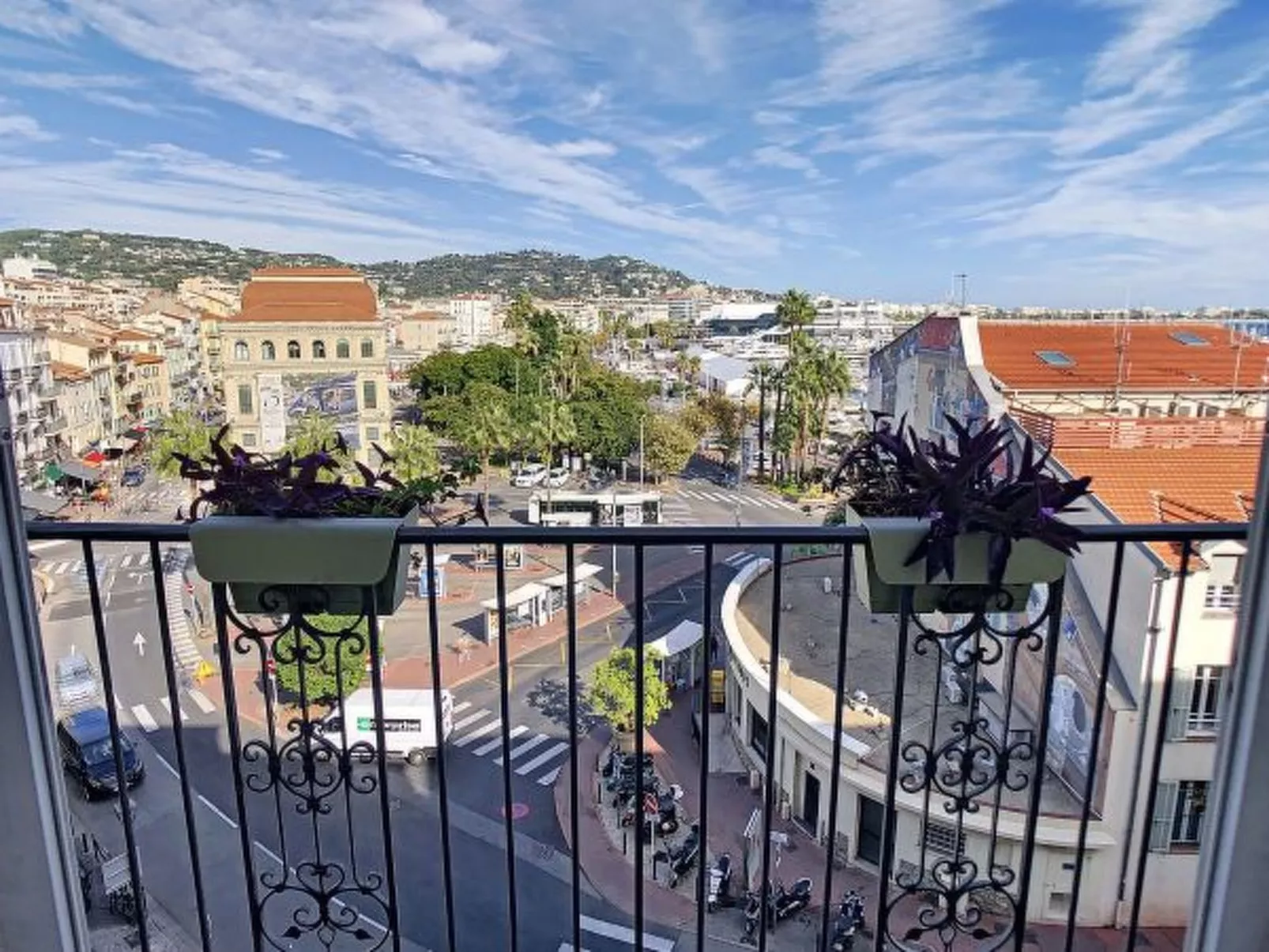 1 bedroom, 6 min from the Palais, great view. 220 - Image-tags.info