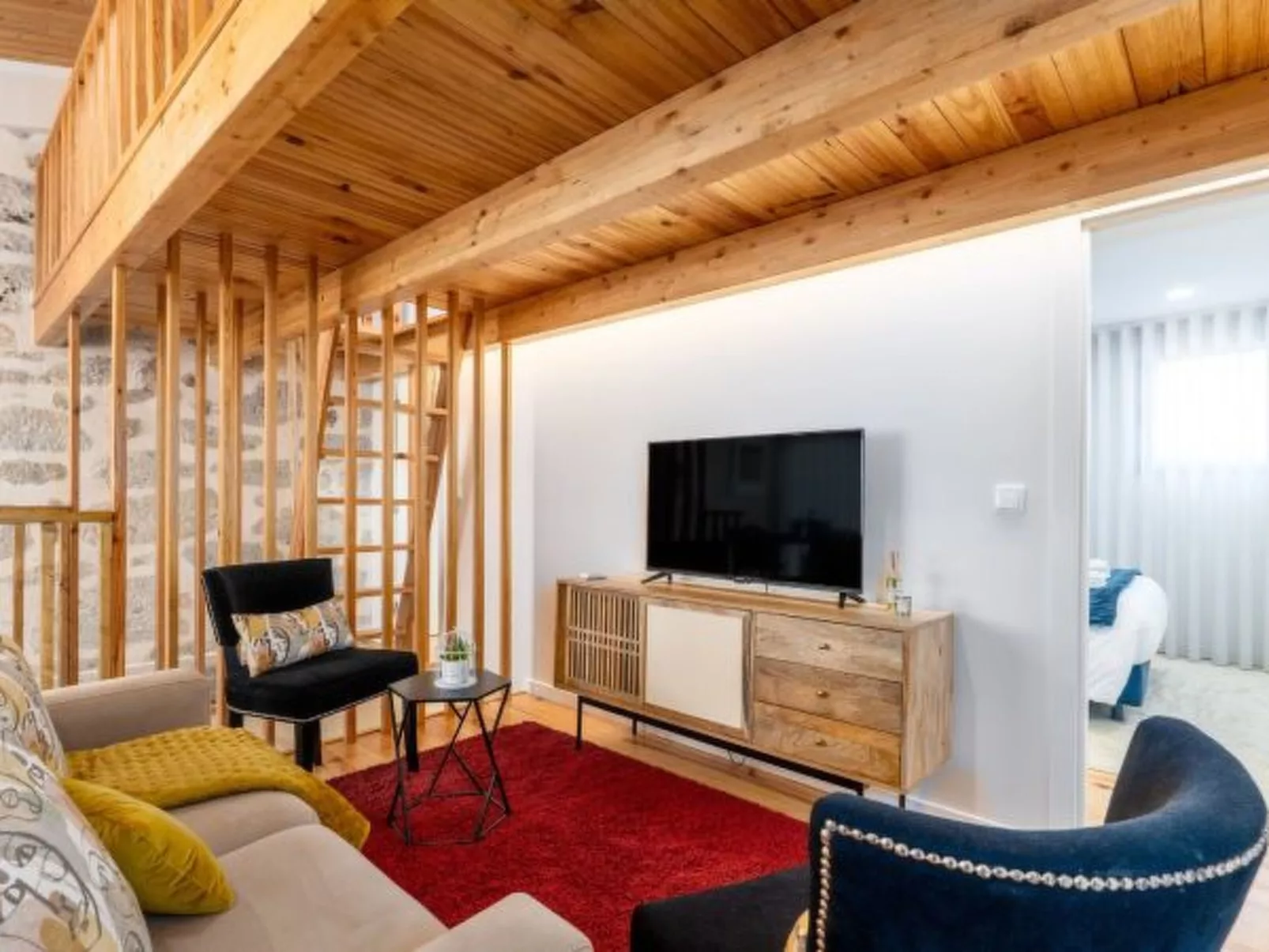 CITY CENTER COMFORT APARTMENT B by VACATIONY - Binnen