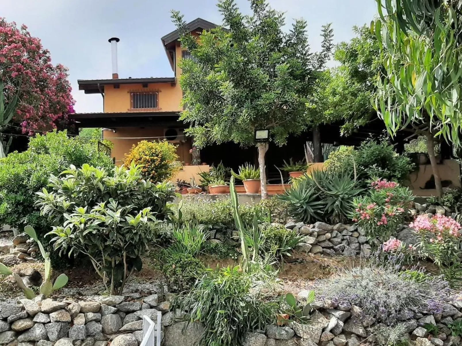 Villa Panorama Wohnung in privater Villa - Buiten