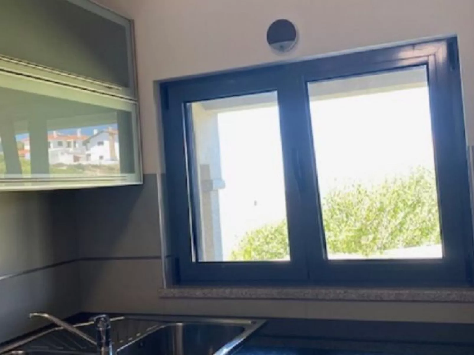 SUNSET HOUSE WITH SEAVIEW & TERRACE by VACATIONY - Binnen