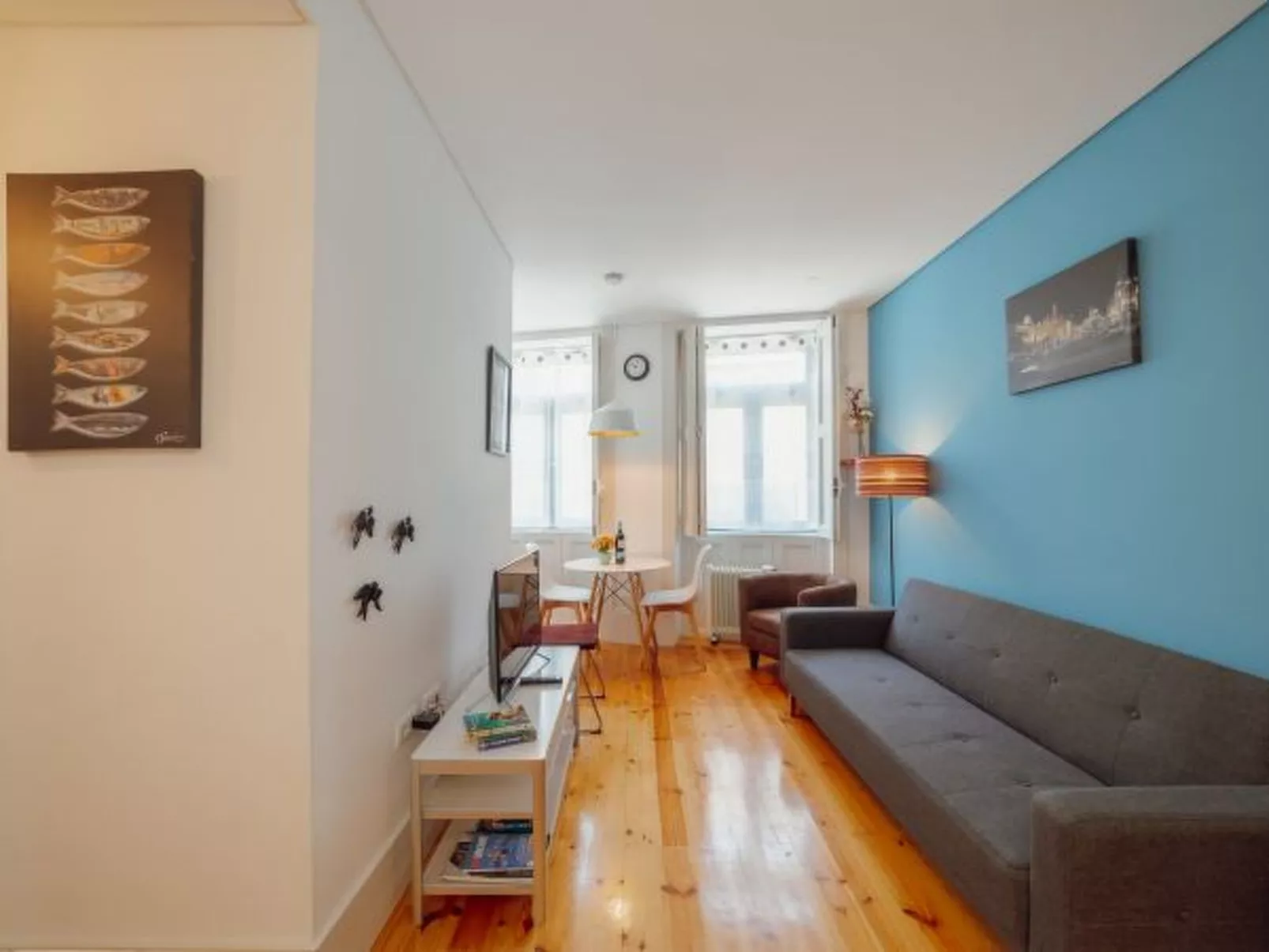 DOWNTOWN CHARMING by VACATIONY - Binnen