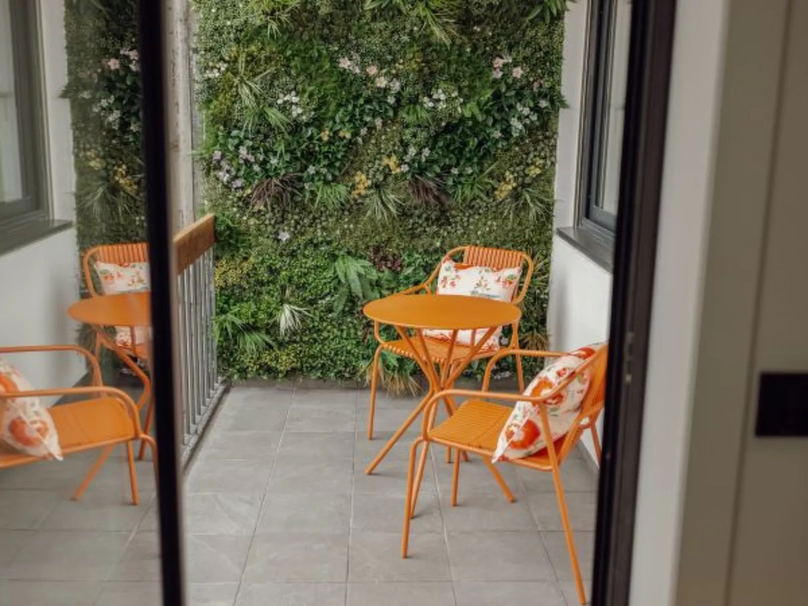 DOWNTOWN PREMIUM with BALCONY by VACATIONY - Buiten