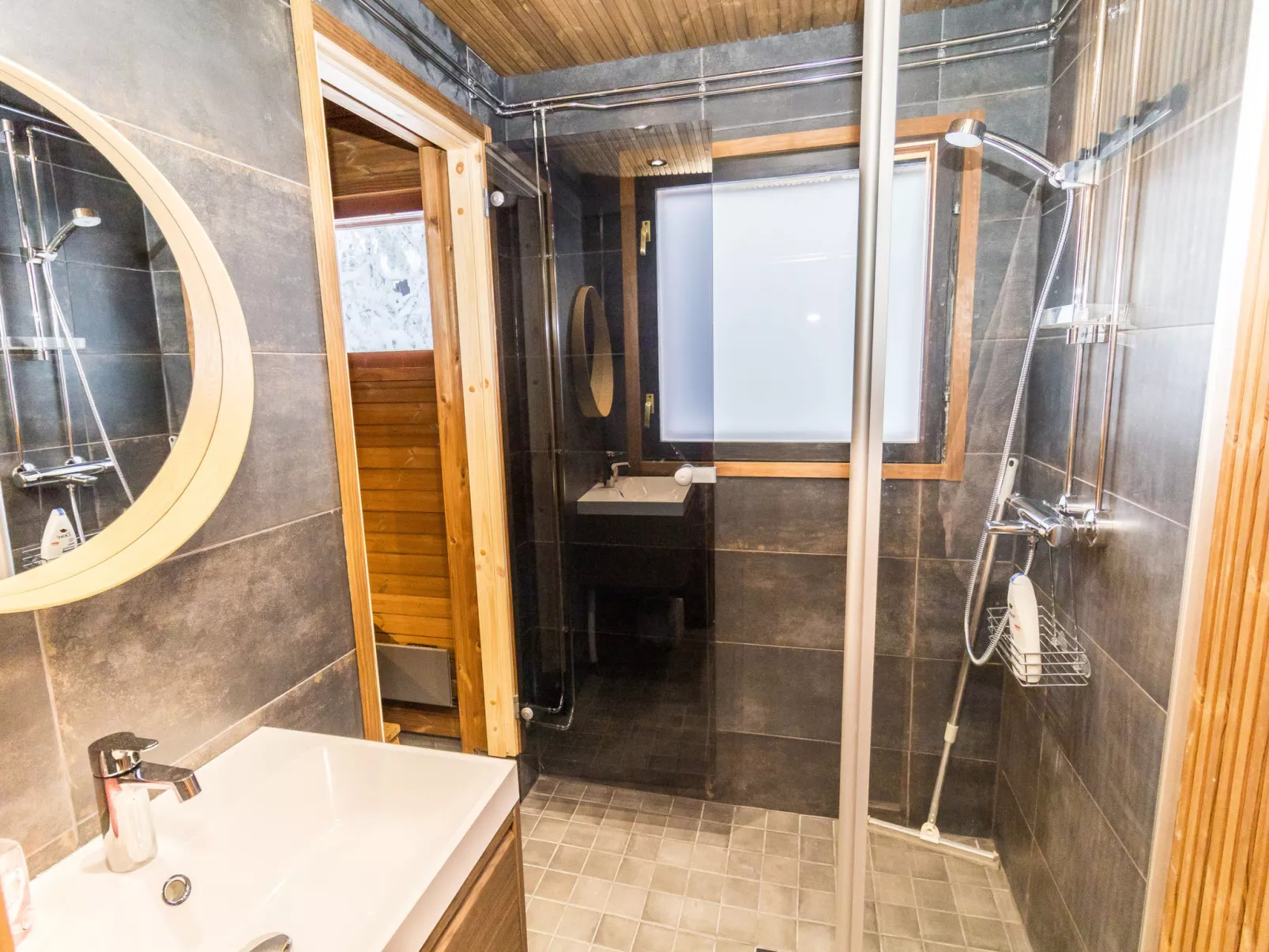 Kelokaltiokylä mökki 58 - Binnen