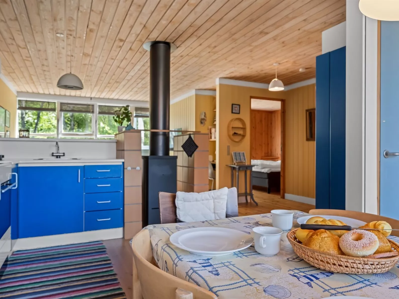 "Elenor" - 300m from the sea - Binnen