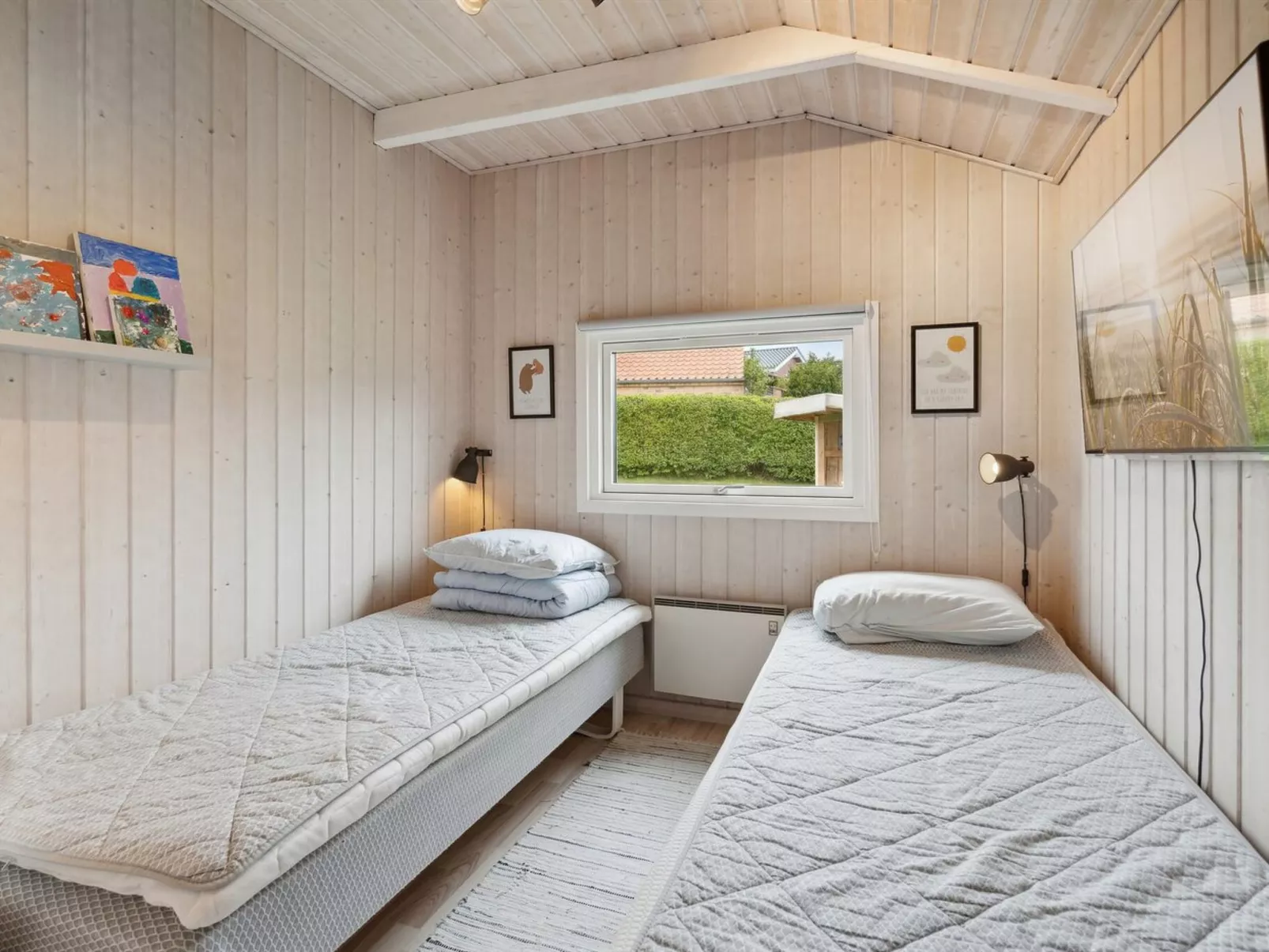 "Hjalmsvider" - 300m from the sea - Binnen