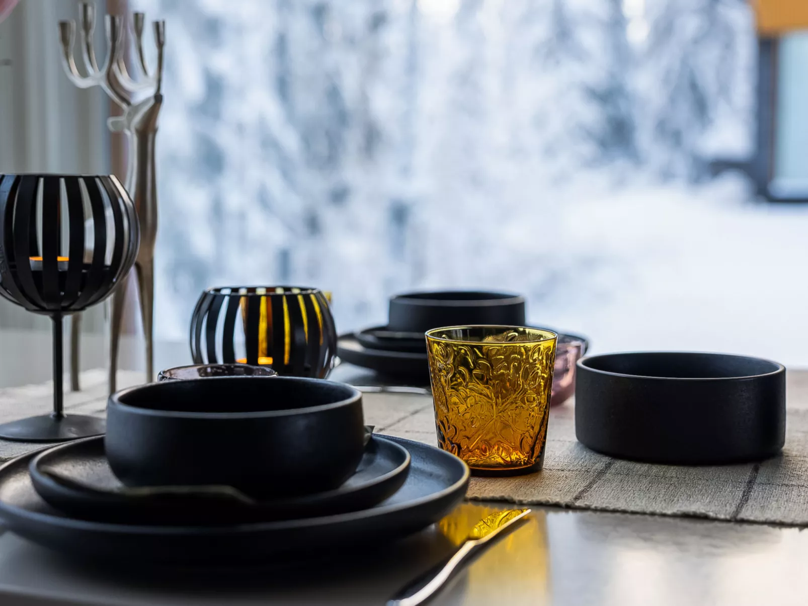 Loma-saaga 3 - Binnen