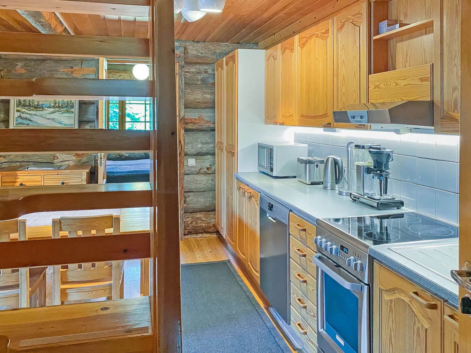 Kuusi-ruka 6 - Binnen