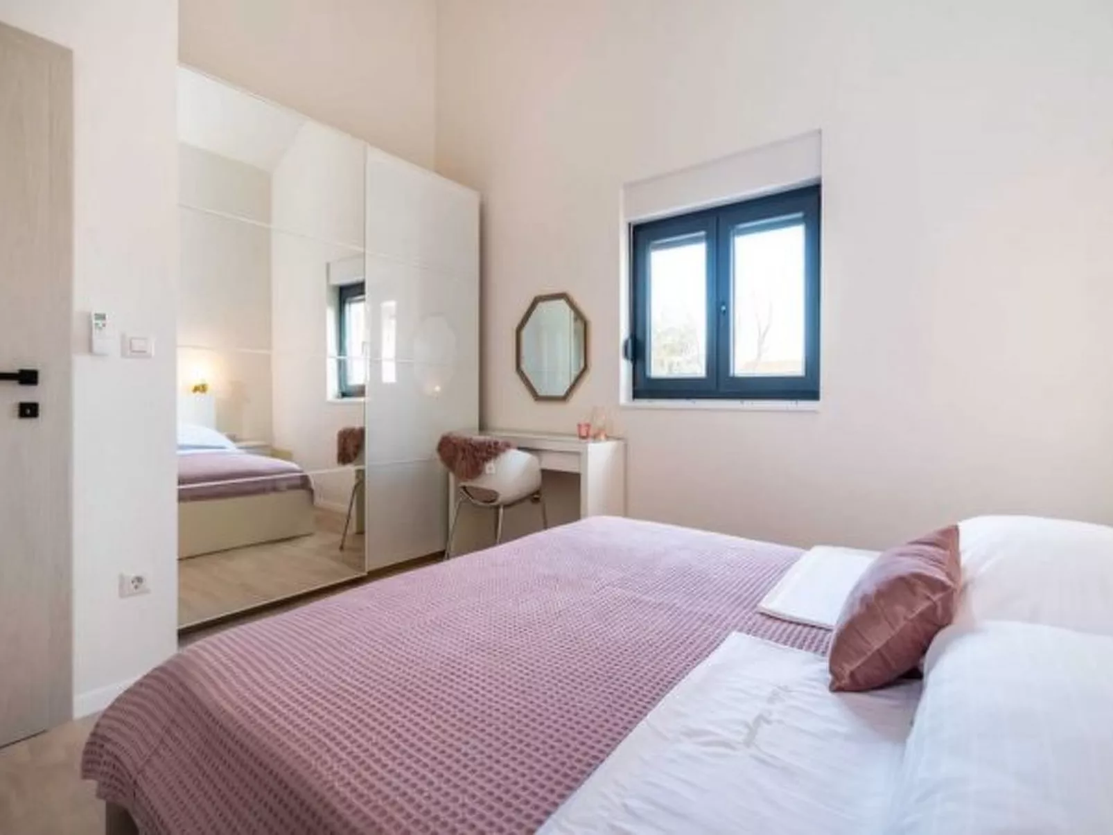 Villa Magale with a pool - Image-tags.info