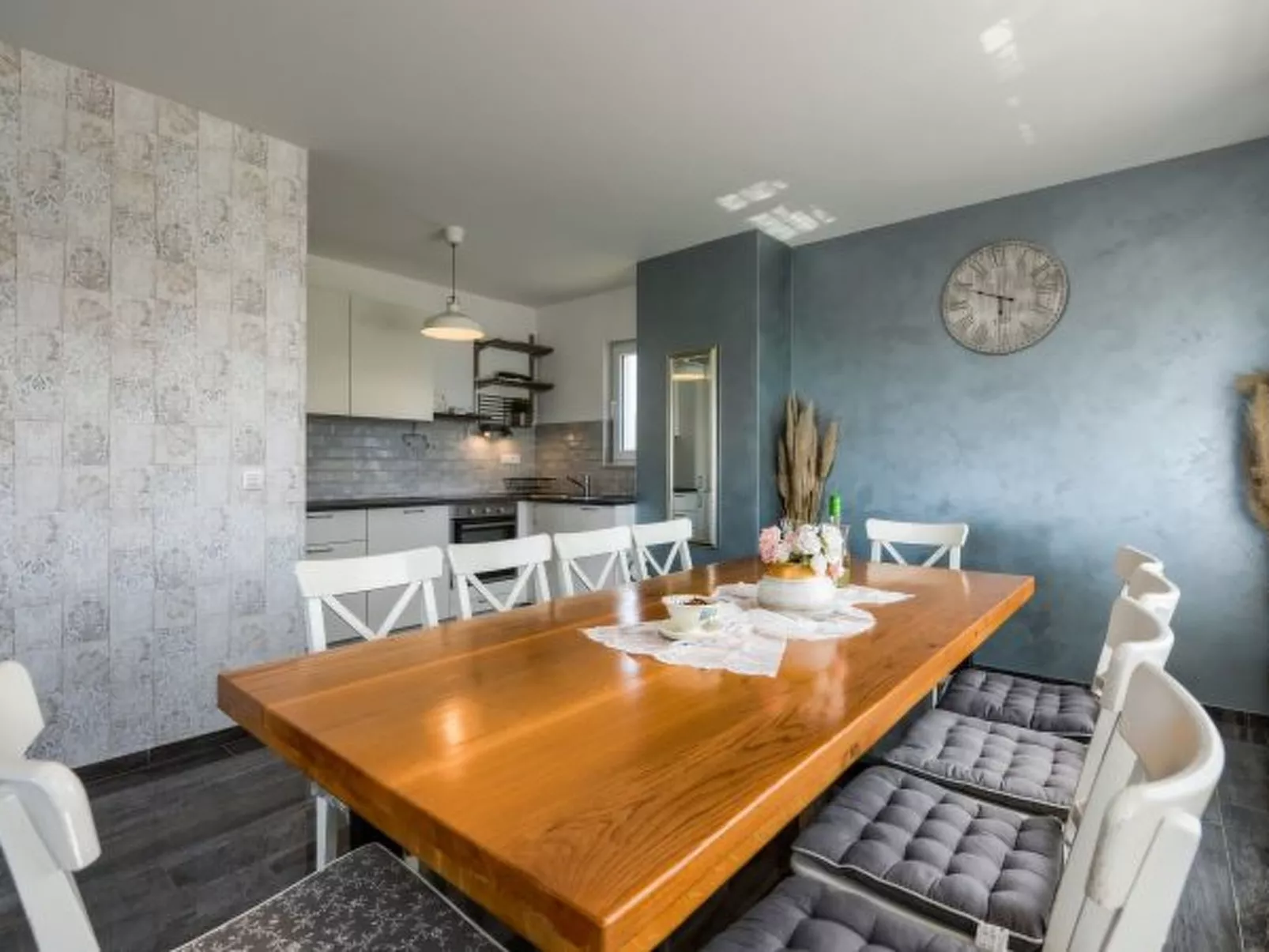 Villa Azzuro with jacuzzi and pool - Image-tags.info