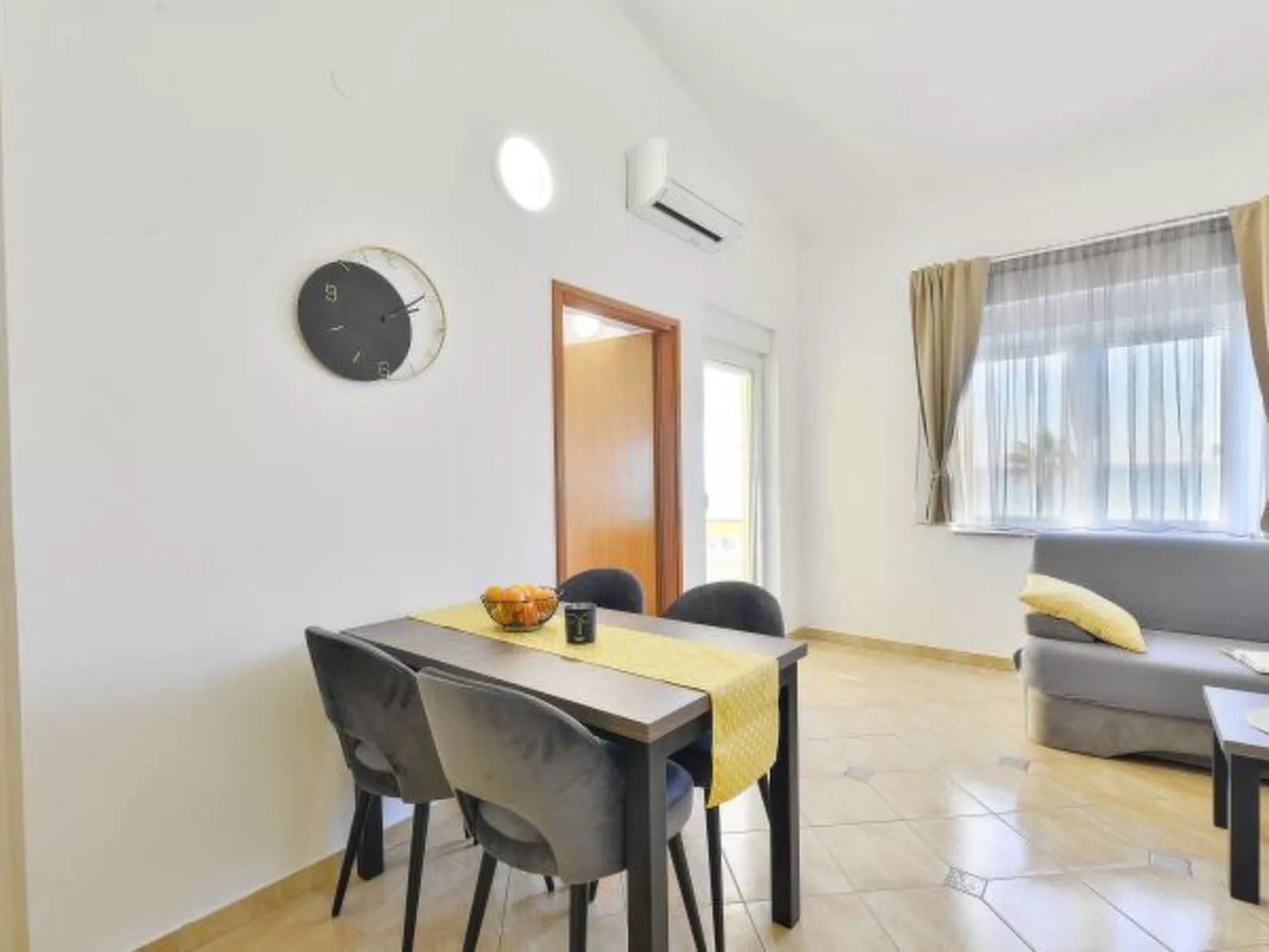 Holiday Apartment Inga Yellow with a sea view - Image-tags.info