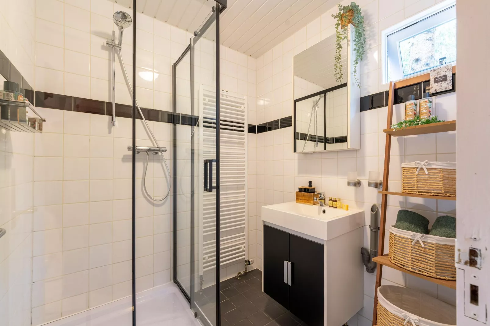 Boshuisje Joy-Badkamer