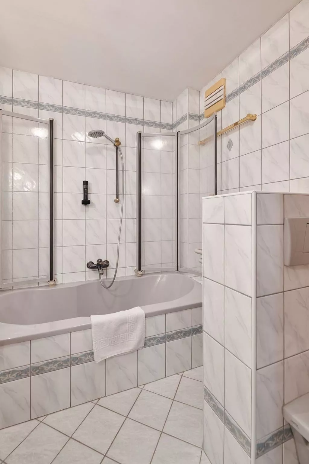 DAS BURGENNEST - Binnen