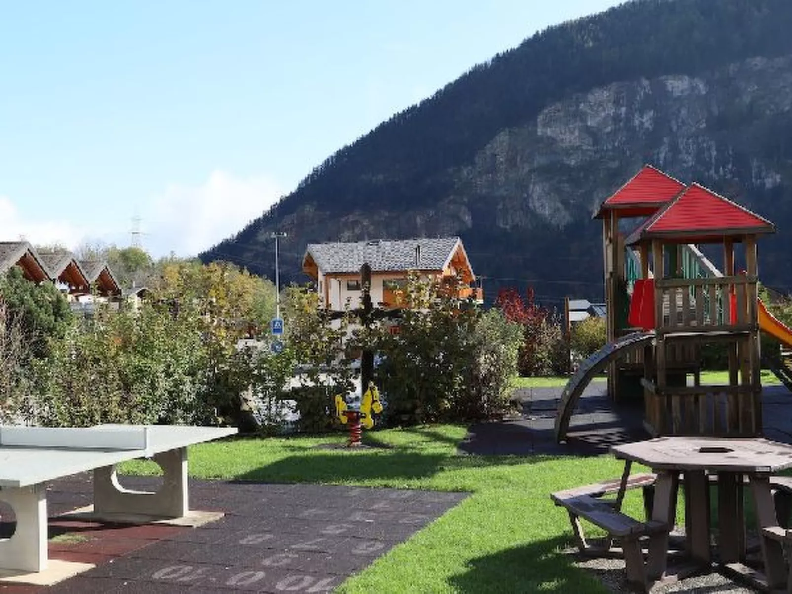 Petit Nid Douillet au Coeur de Salvan - Buiten