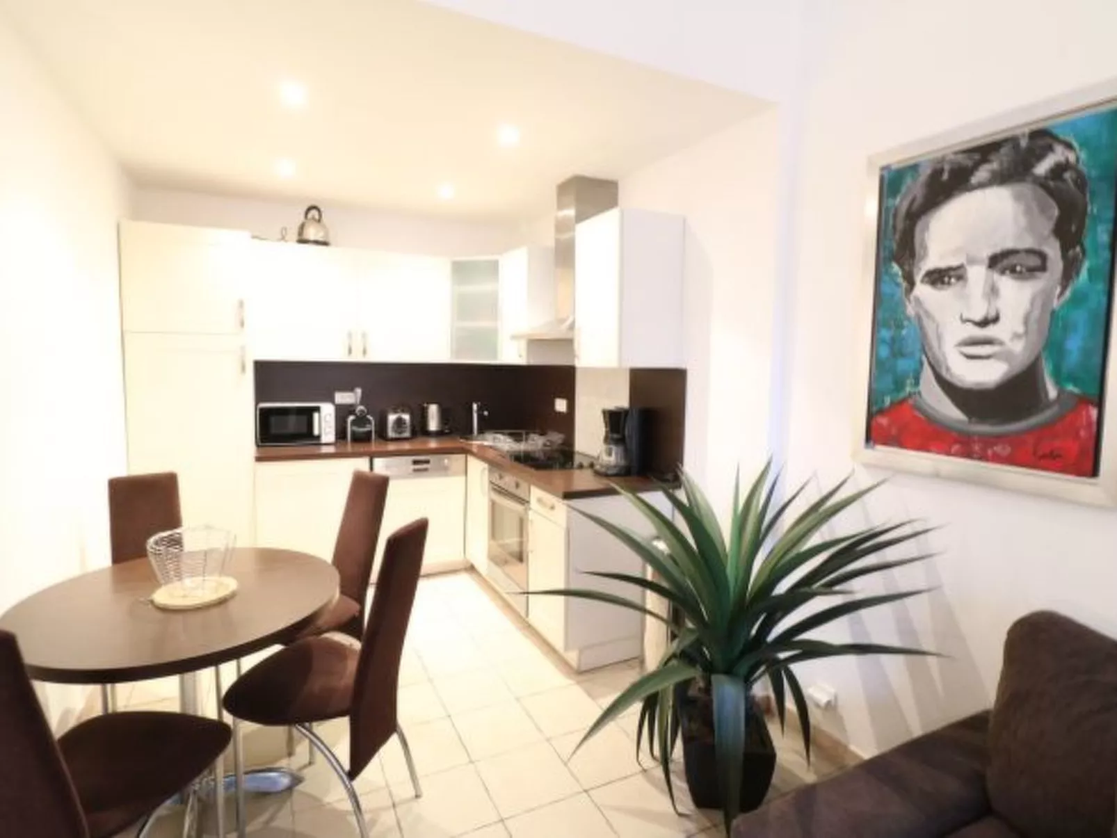 1 bedroom, 2 mins from the Palais. Joffre 263 - Image-tags.info