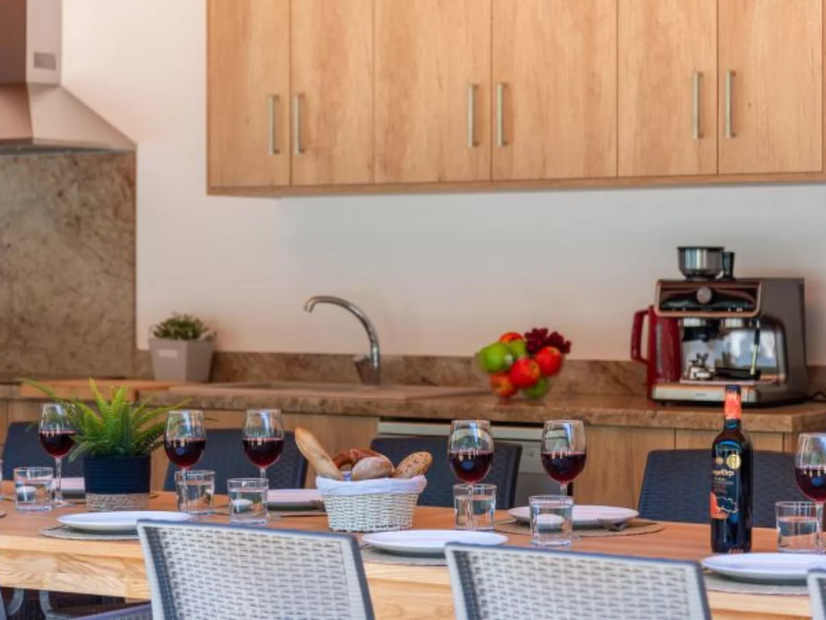 Villa Joan - PlusHolidays - Image-tags.info