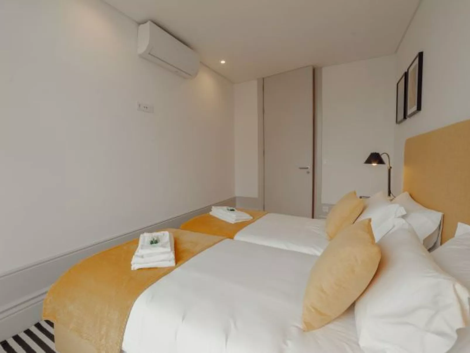 HEART OF PORTO APARTMENT E DUPLEX by VACATIONY - Binnen