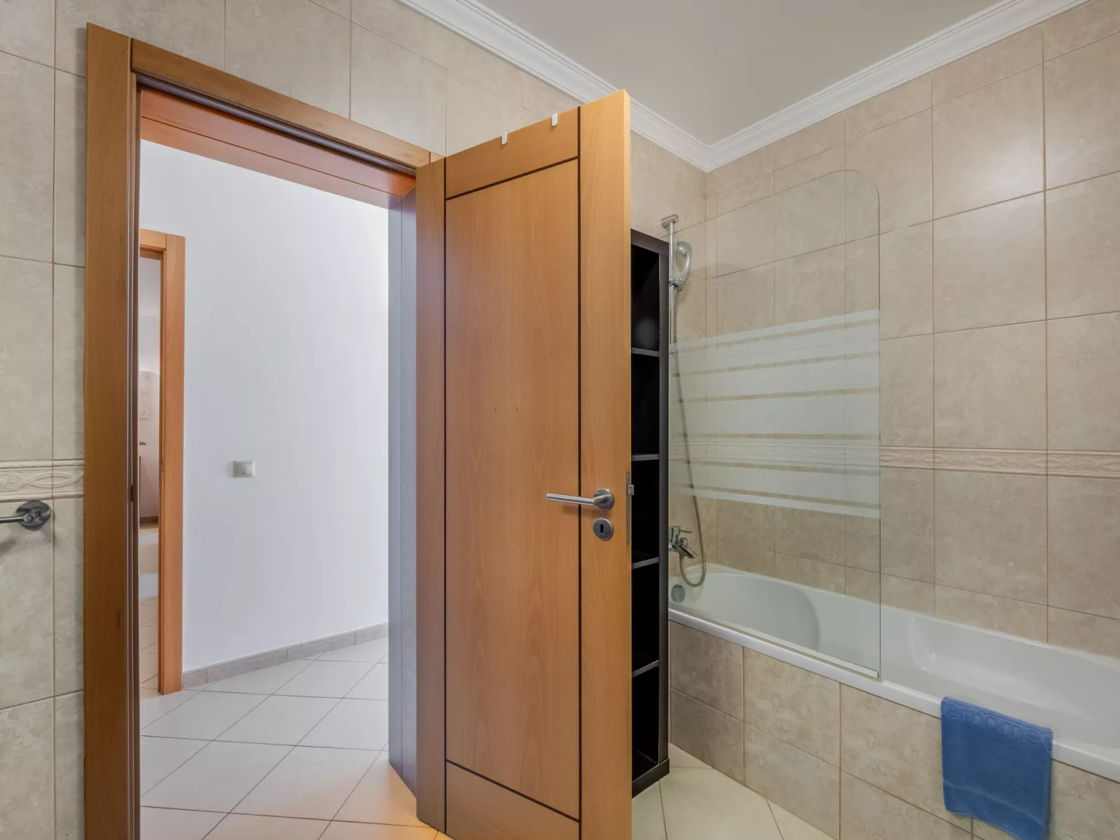 Cristina Inn - Binnen