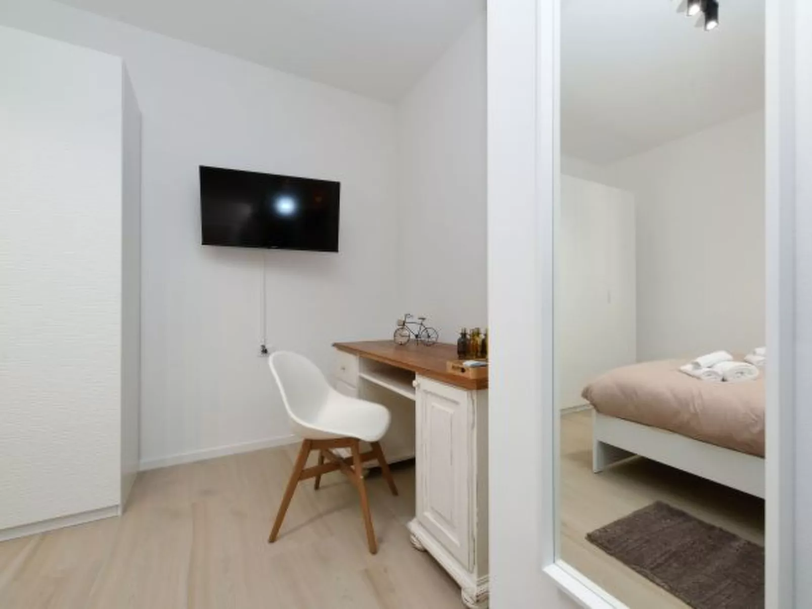 DesenzanoLoft Elegance - Image-tags.info