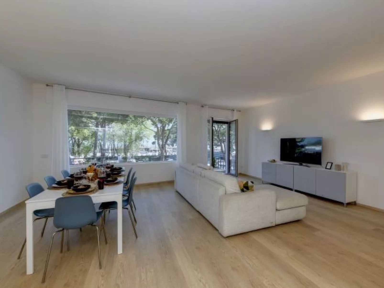 DesenzanoLoft - Der Riese vom See - Image-tags.info