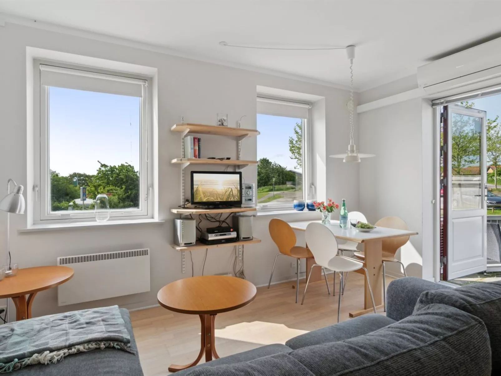 "Kamile" - 400m from the sea - Binnen