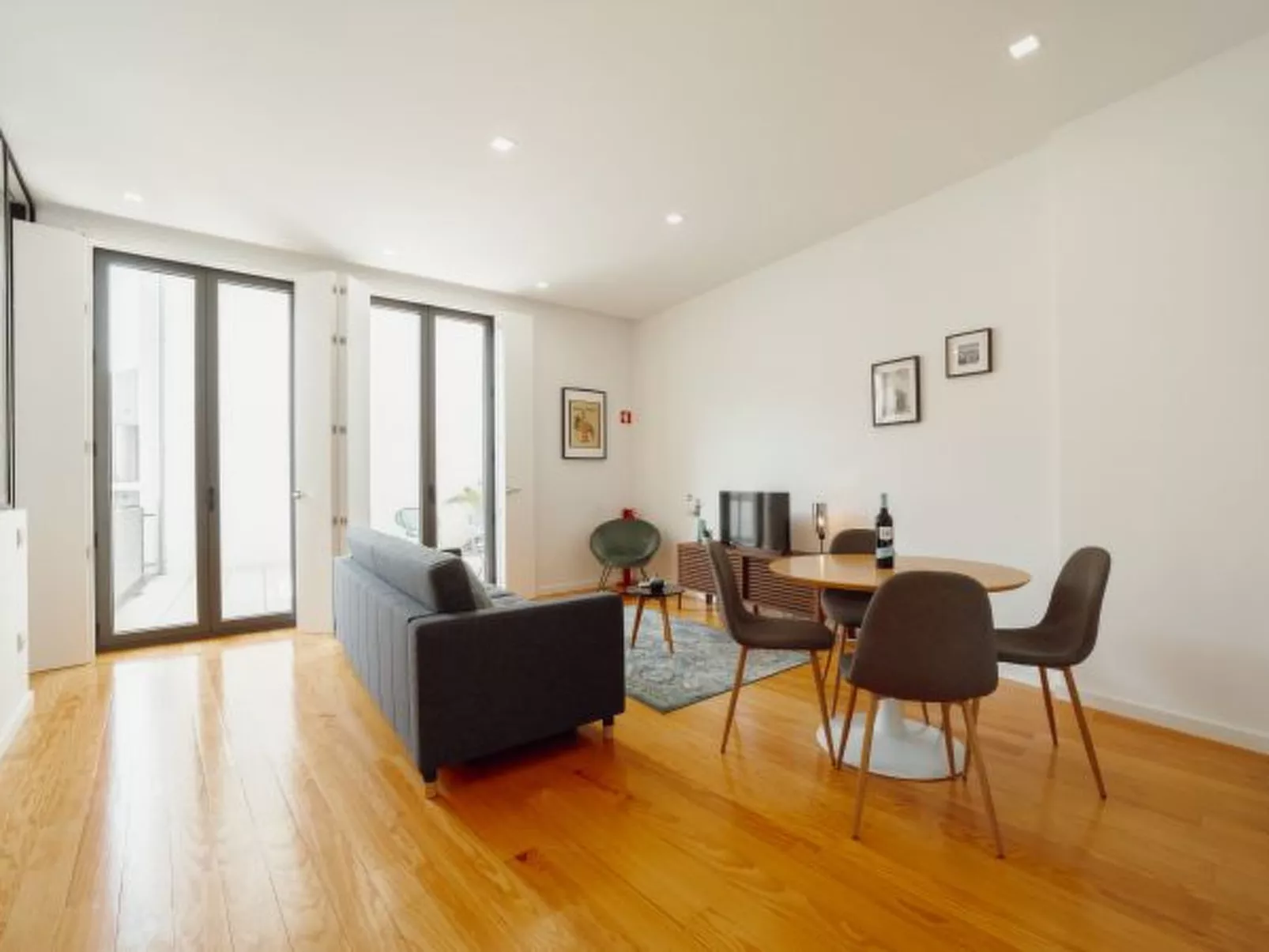 COURTYARD OPORTO DESIGN APARTMENT C WITH TERRACE - Binnen