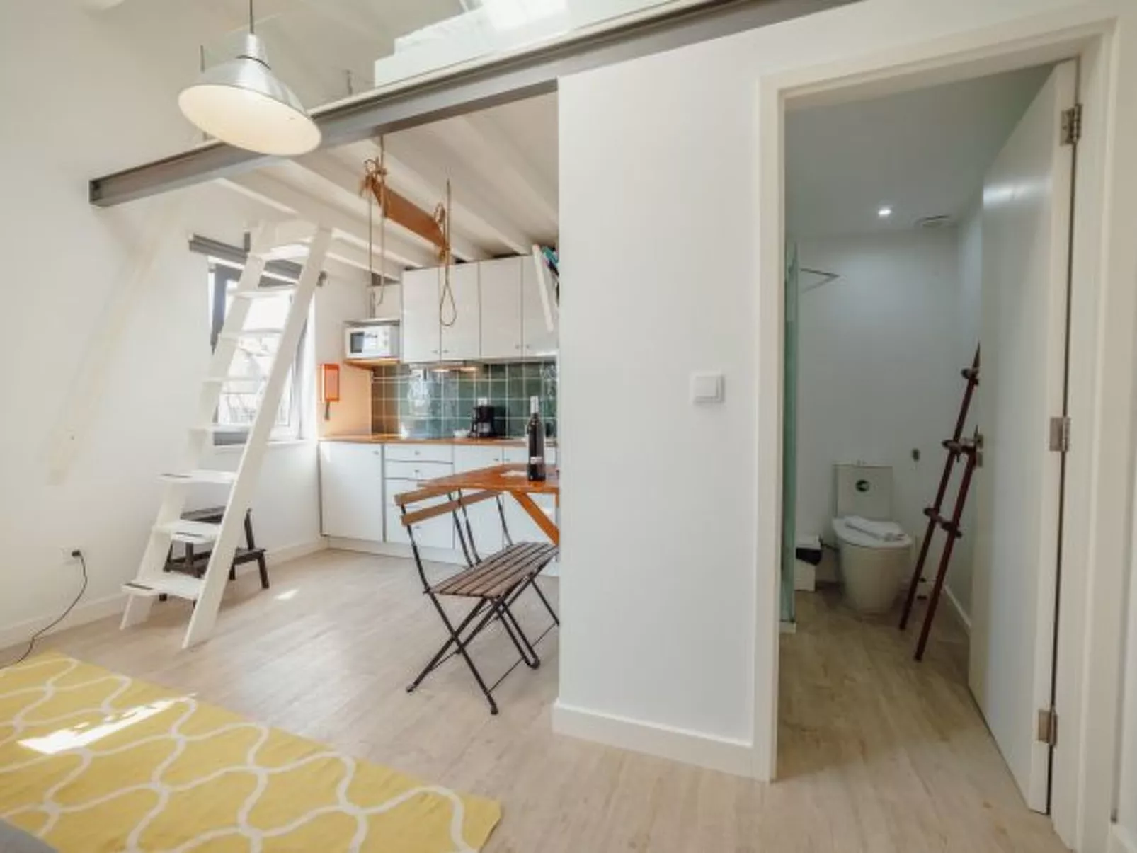 MEZZANINE STYLISH APARTMENT P by VACATIONY - Binnen