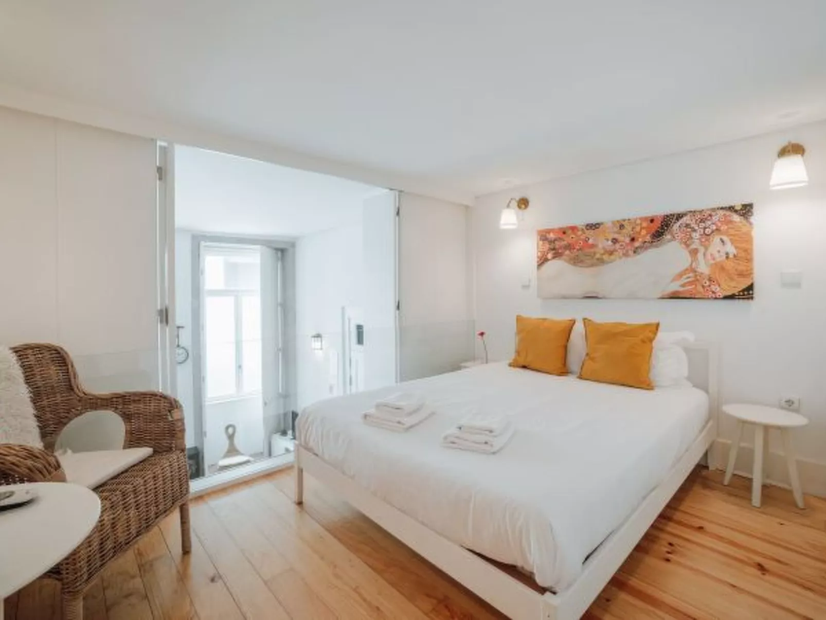 HISTORIC & BRIGHT BOLHAO MEZZANINE by VACATIONY - Binnen