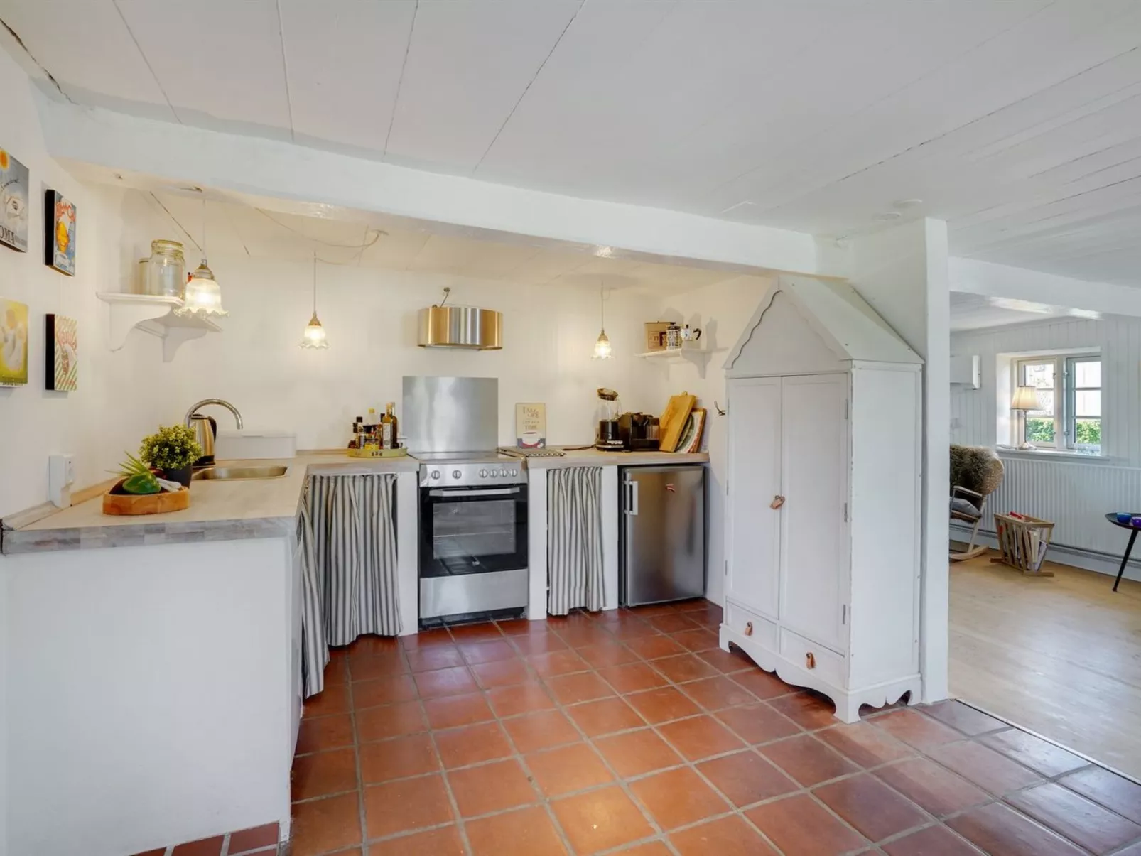 "Gyril" - 100m from the sea - Binnen