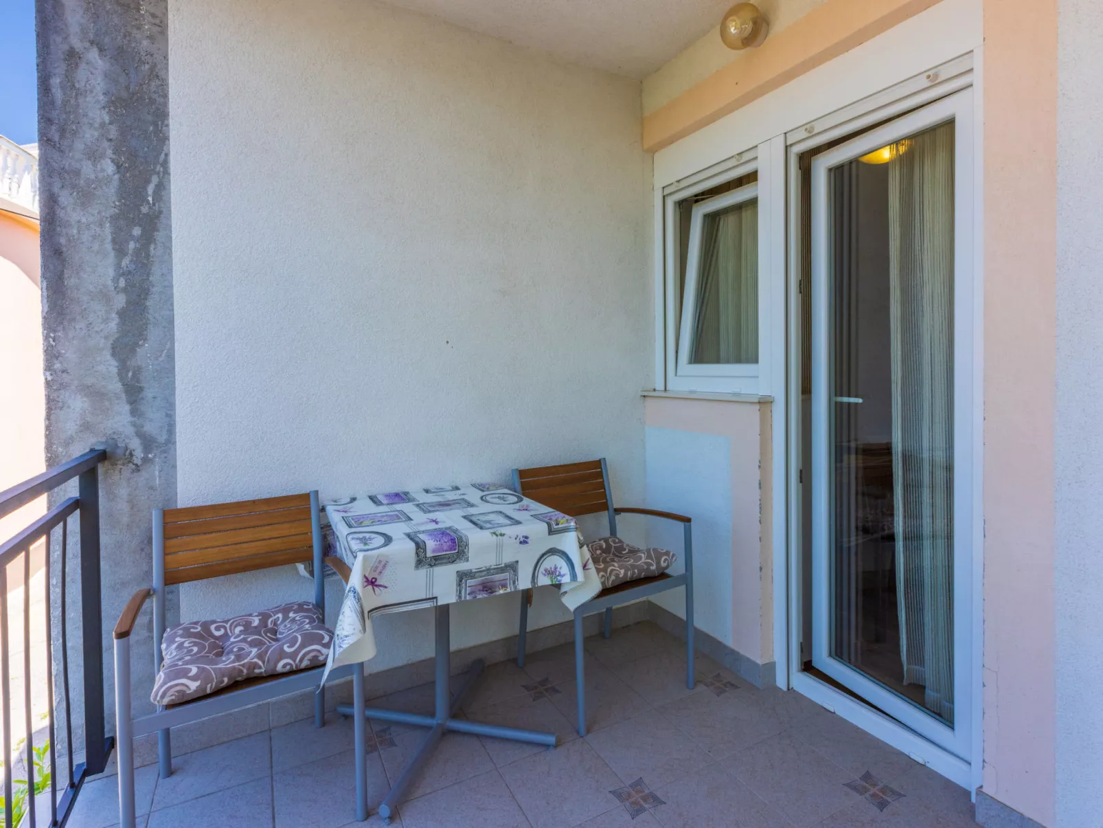 TUSTONJIC SOBA 2 / HR-10793-04 - Binnen