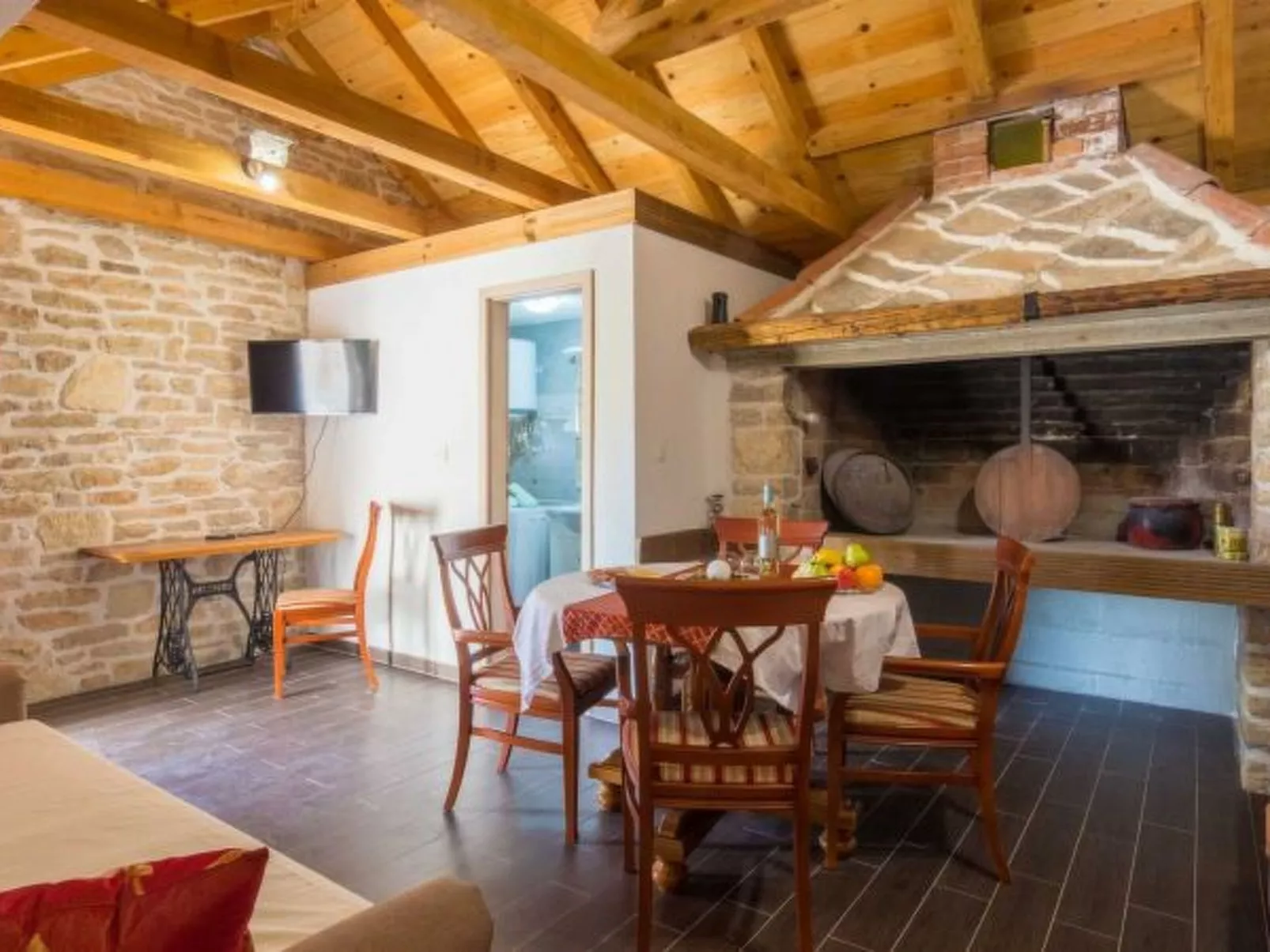 Country House Irena with pool - Image-tags.info