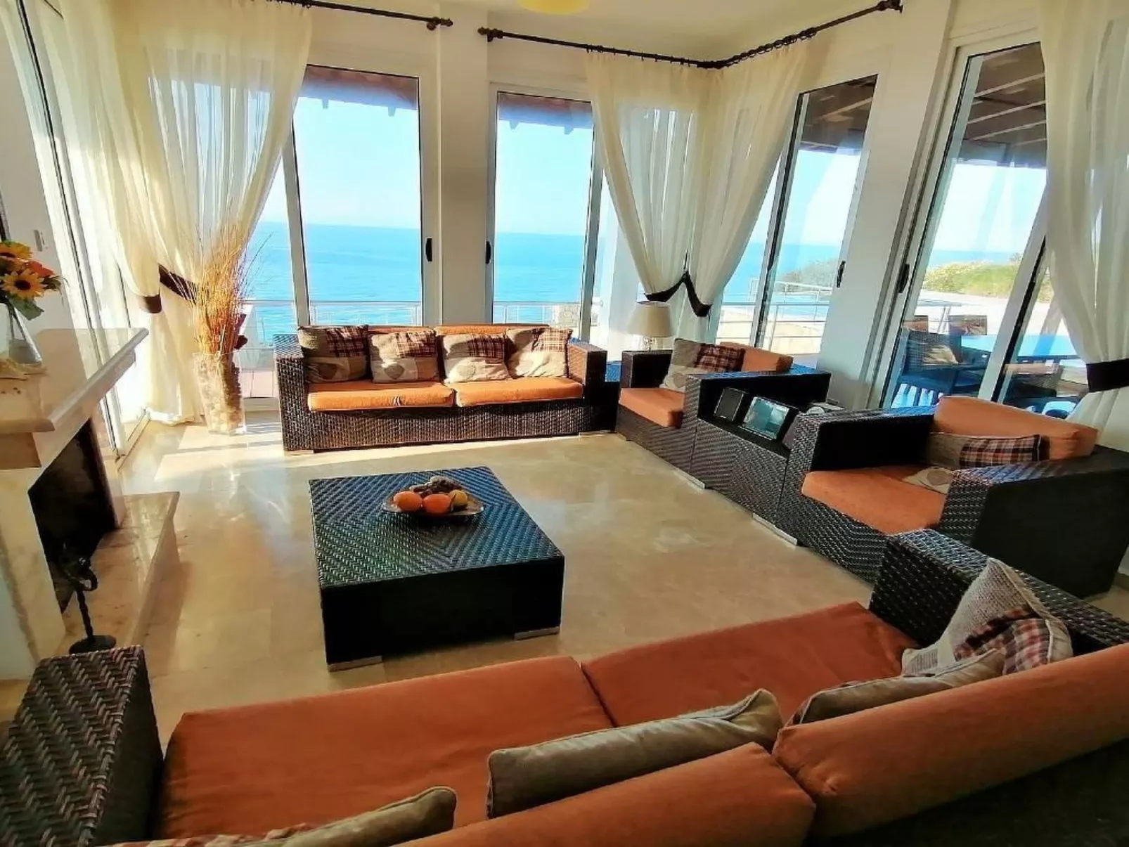 Villa "Meerblick" mit Infinity-Pool - Binnen