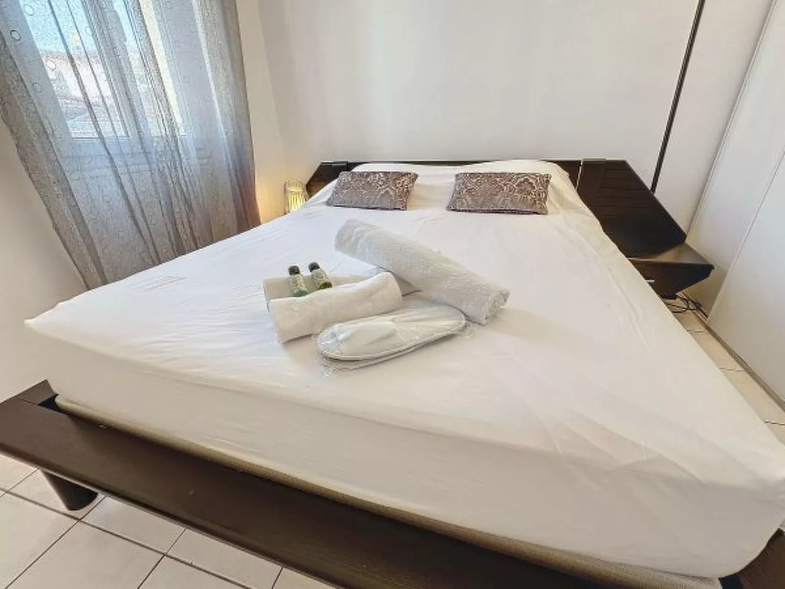 Central 1 bedroom Riouffe 206 2 mins from Palais - Image-tags.info