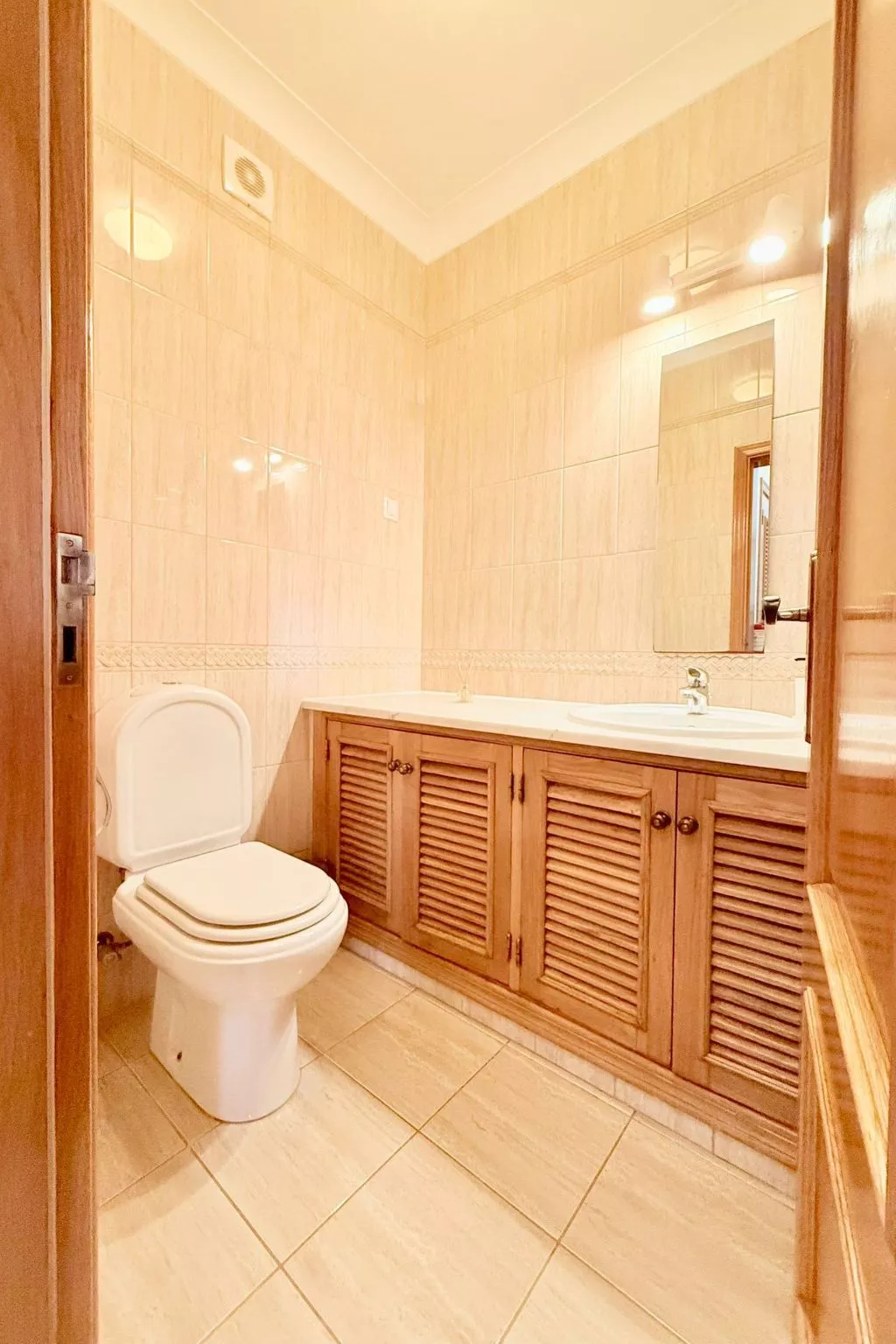 Mit beheiztem Pool - Binnen