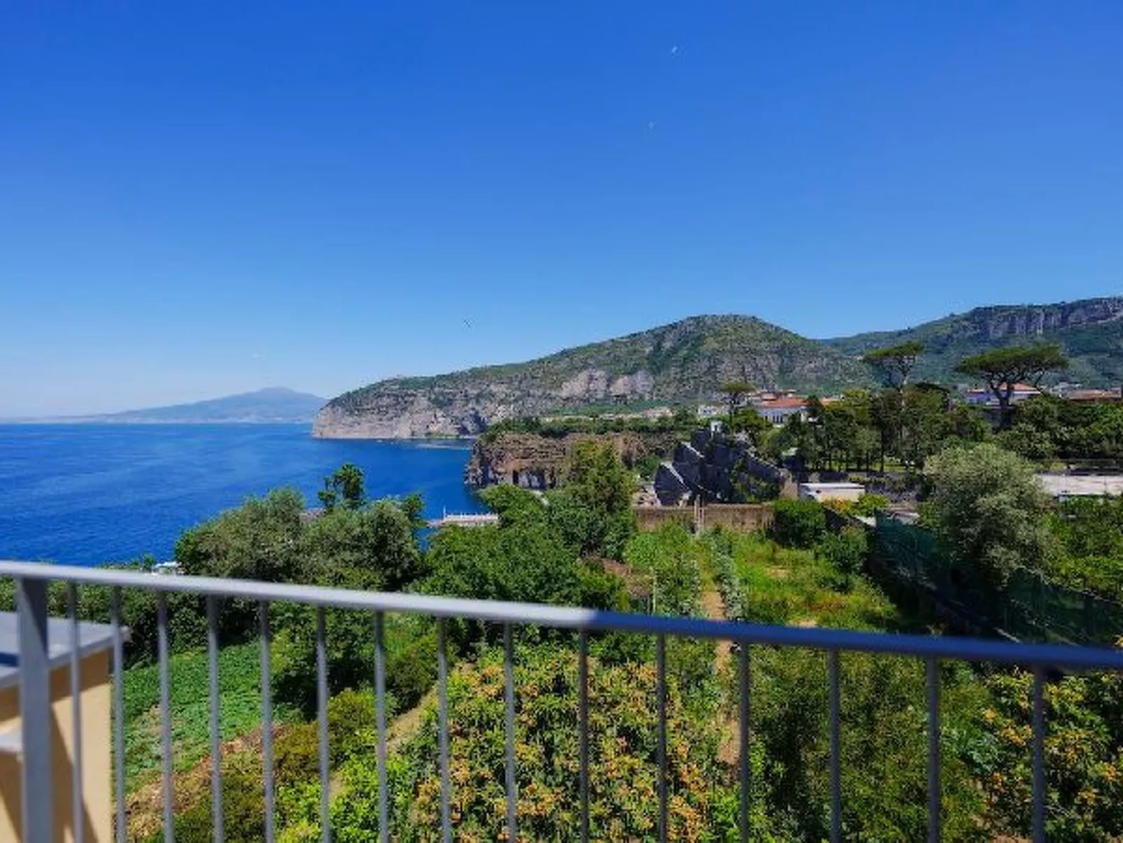 Il terrazzino di Villa Preziosa al Pizzo - Image-tags.info