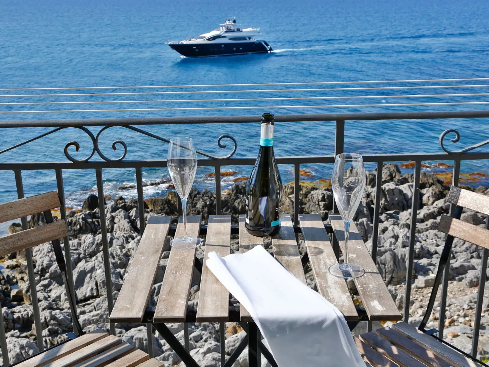 Studio-Apartment im alten Stadtzentrum mit schöner Aussicht und Balkon mit Blic - Image-tags.info