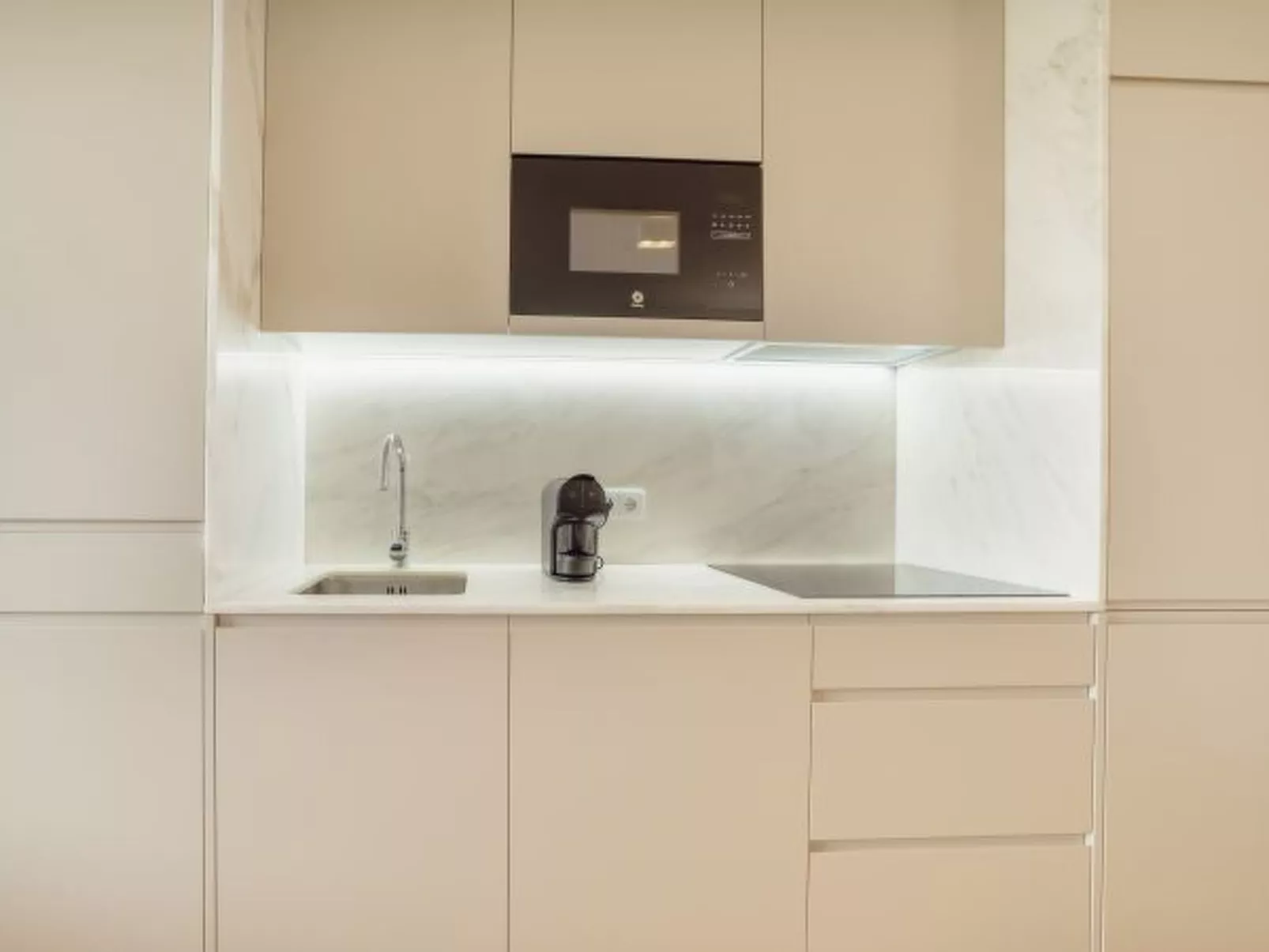 LEGACY OPORTO DESIGN APARTMENT G by VACATIONY - Binnen