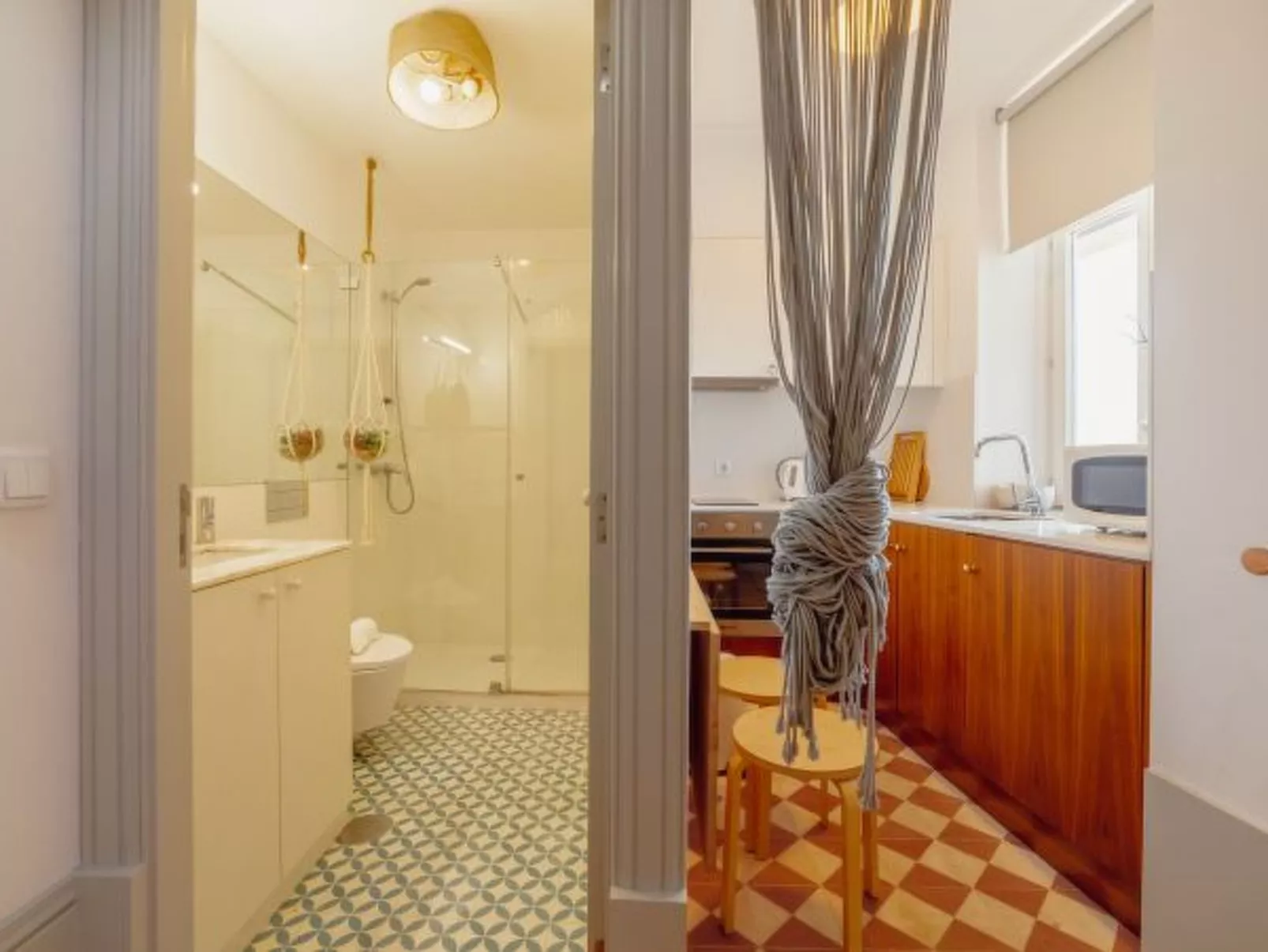 DOWNTOWN MODERN STUDIO with TERRACE by VACATIONY - Binnen