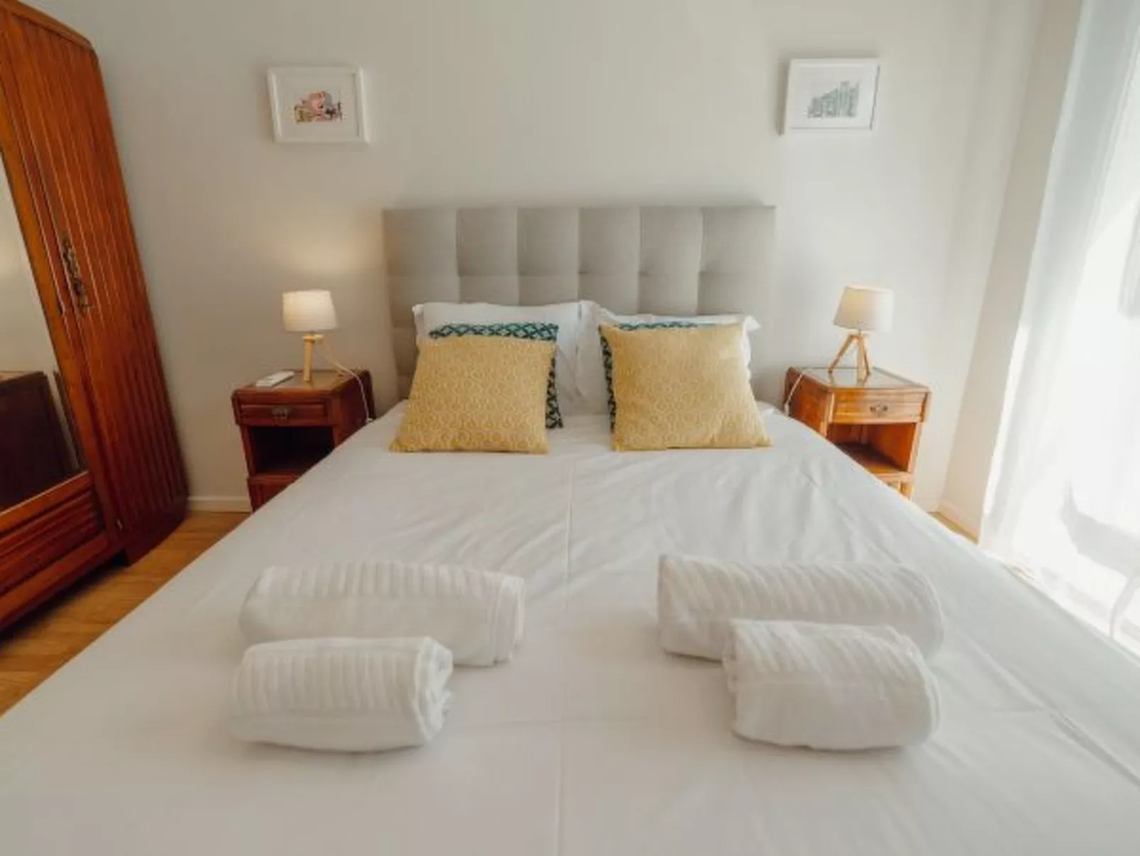 DOWNTOWN DESIGN WITH BALCONY by VACATIONY - Binnen